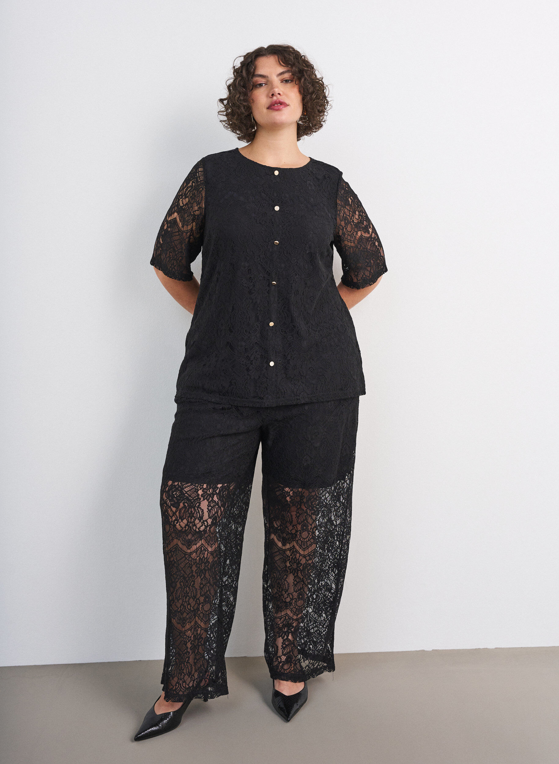 ZizziKanten blouse met decoratieve knopen, Zwart, Model image number 1