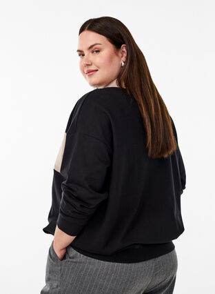 ZizziSweatshirt met kraag en contrastprint van biologisch katoen, Black w. Simply Taup, Model image number 1