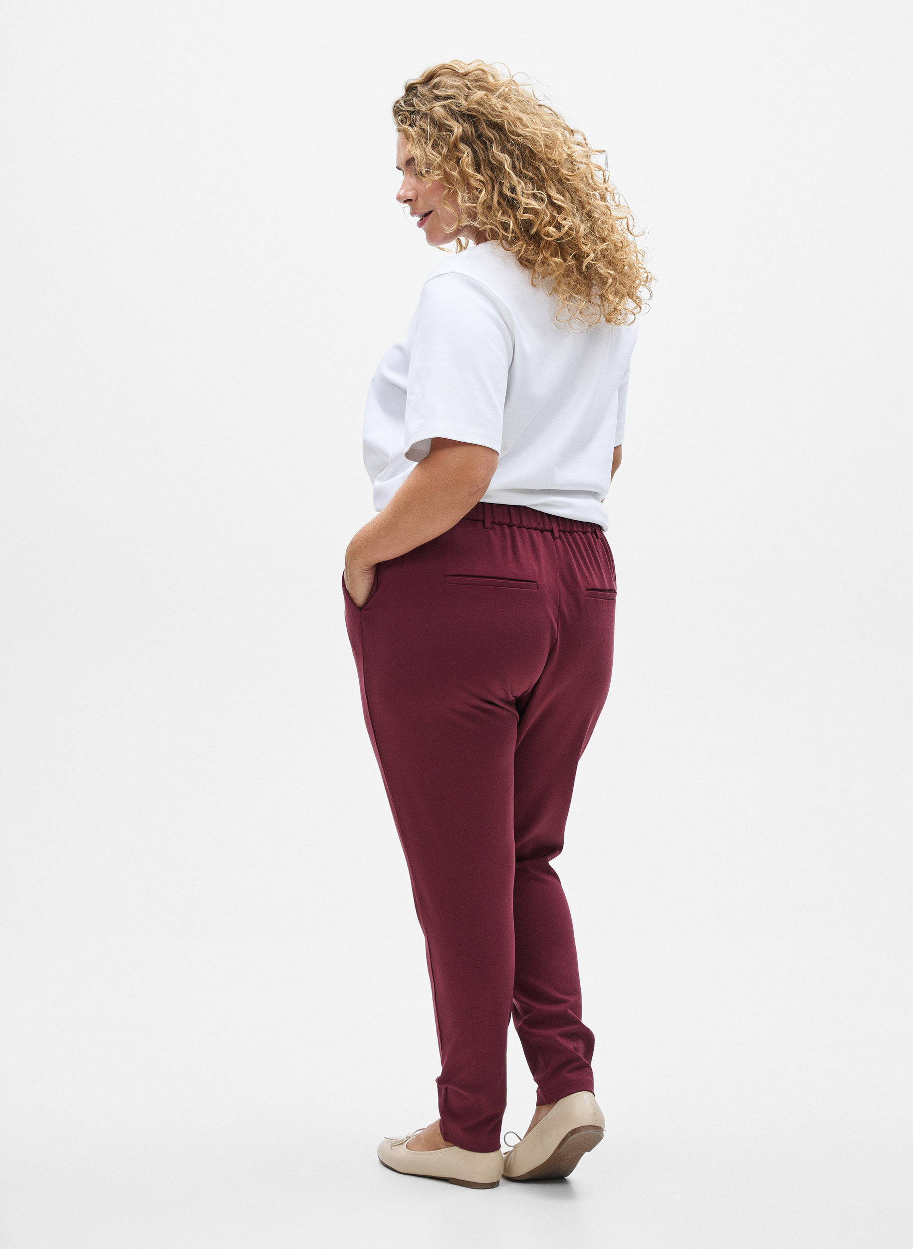 ZizziCropped Maddison broek, Donker Bordeaux, Model image number 2