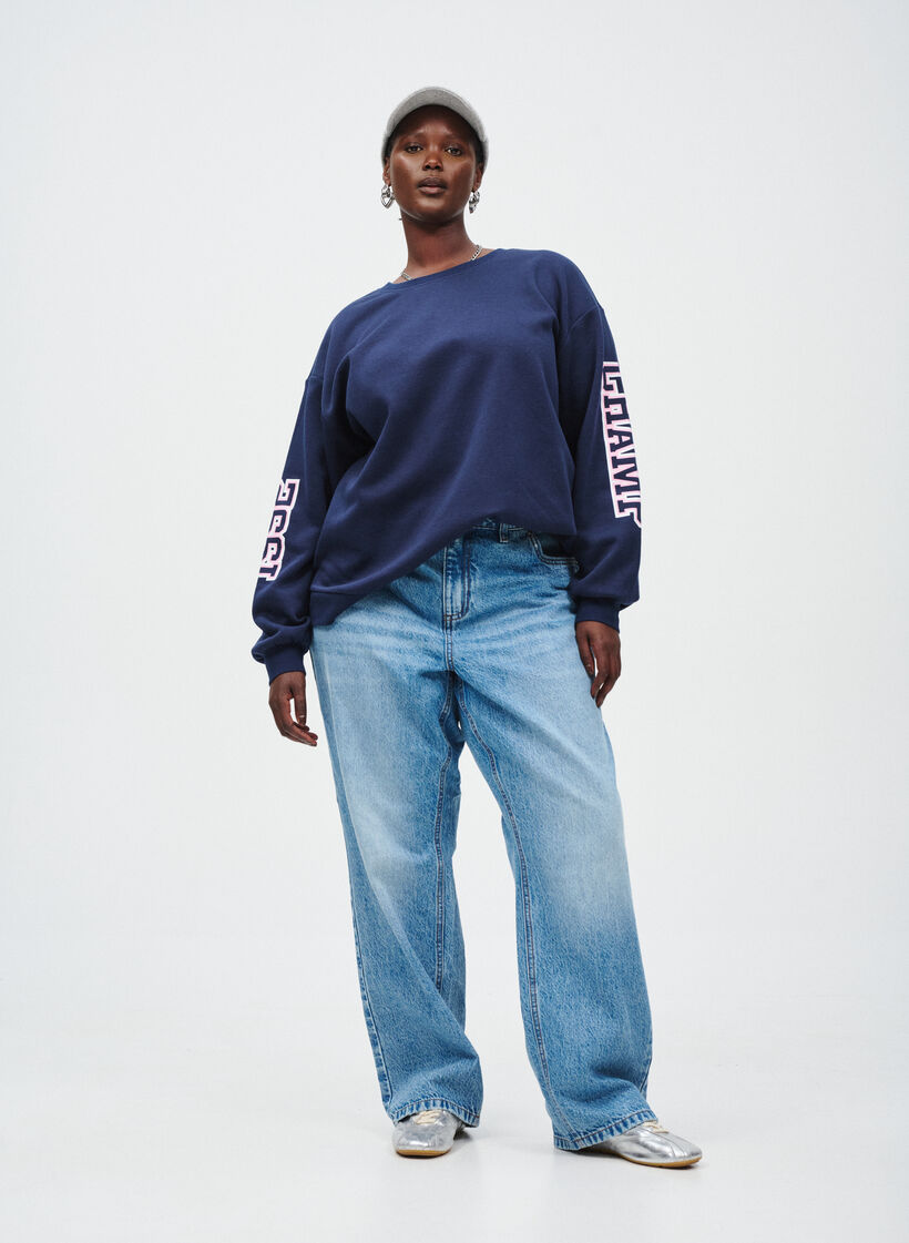 Sweatshirt, , Model