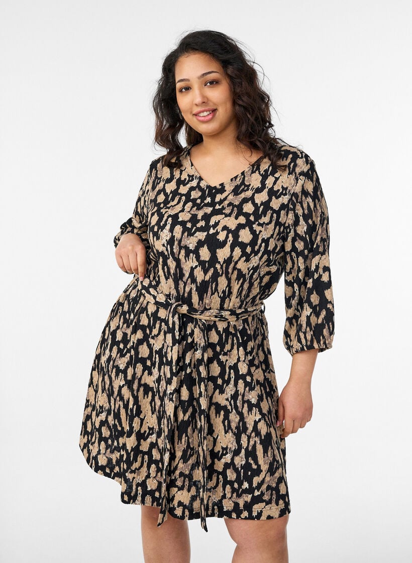 Robe courte avec manches 3/4 et motif, Noir, Model image number 0