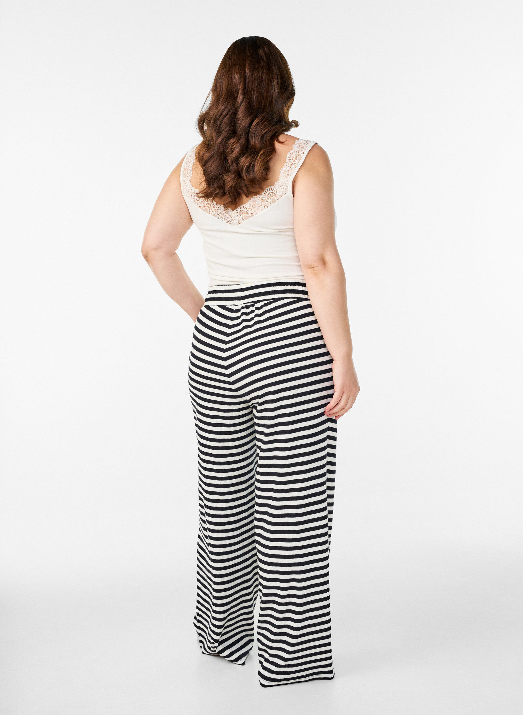 ZizziGestreepte pyjamabroek met een high waist en wijde pijpen, Zwart, Model image number 1