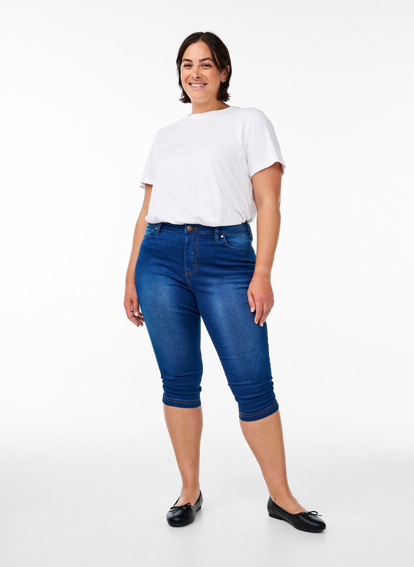 High waist Amy capri jeans met super slim fit, Blue denim, Model