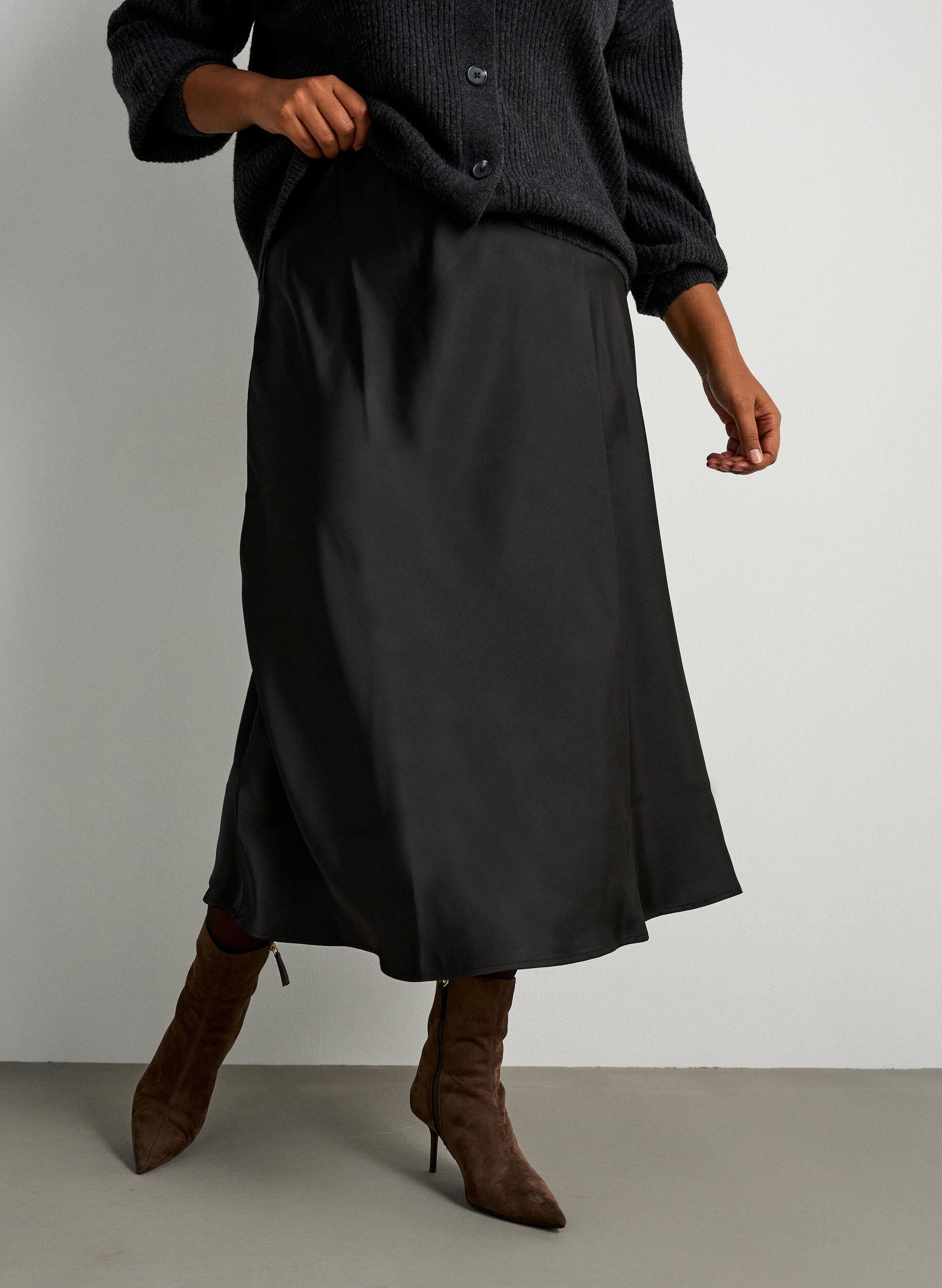 ZizziSatijnen midi rok, Zwart, Model image number 3