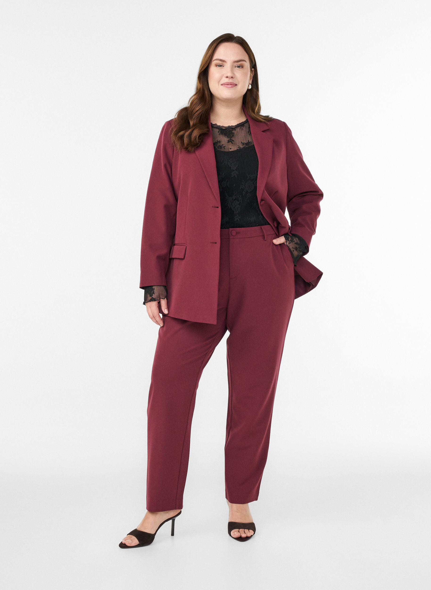 Broek met zakken en rechte pijpen, Rood, Model