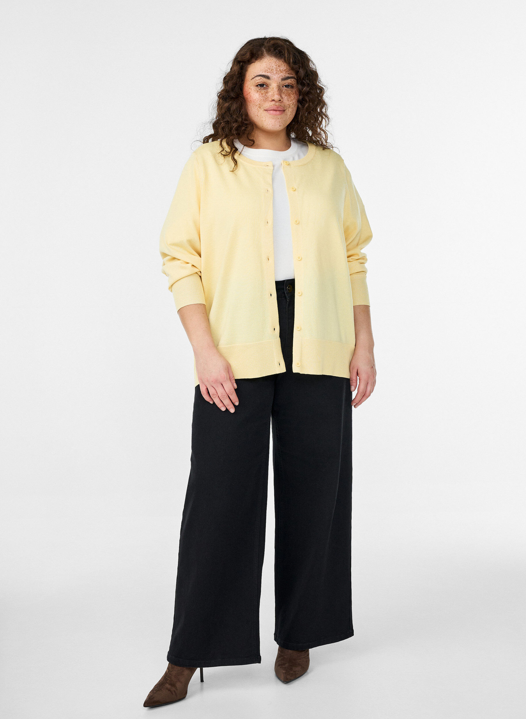 ZizziCardigan en maille fine avec col rond, Jaune clair, Model image number 1
