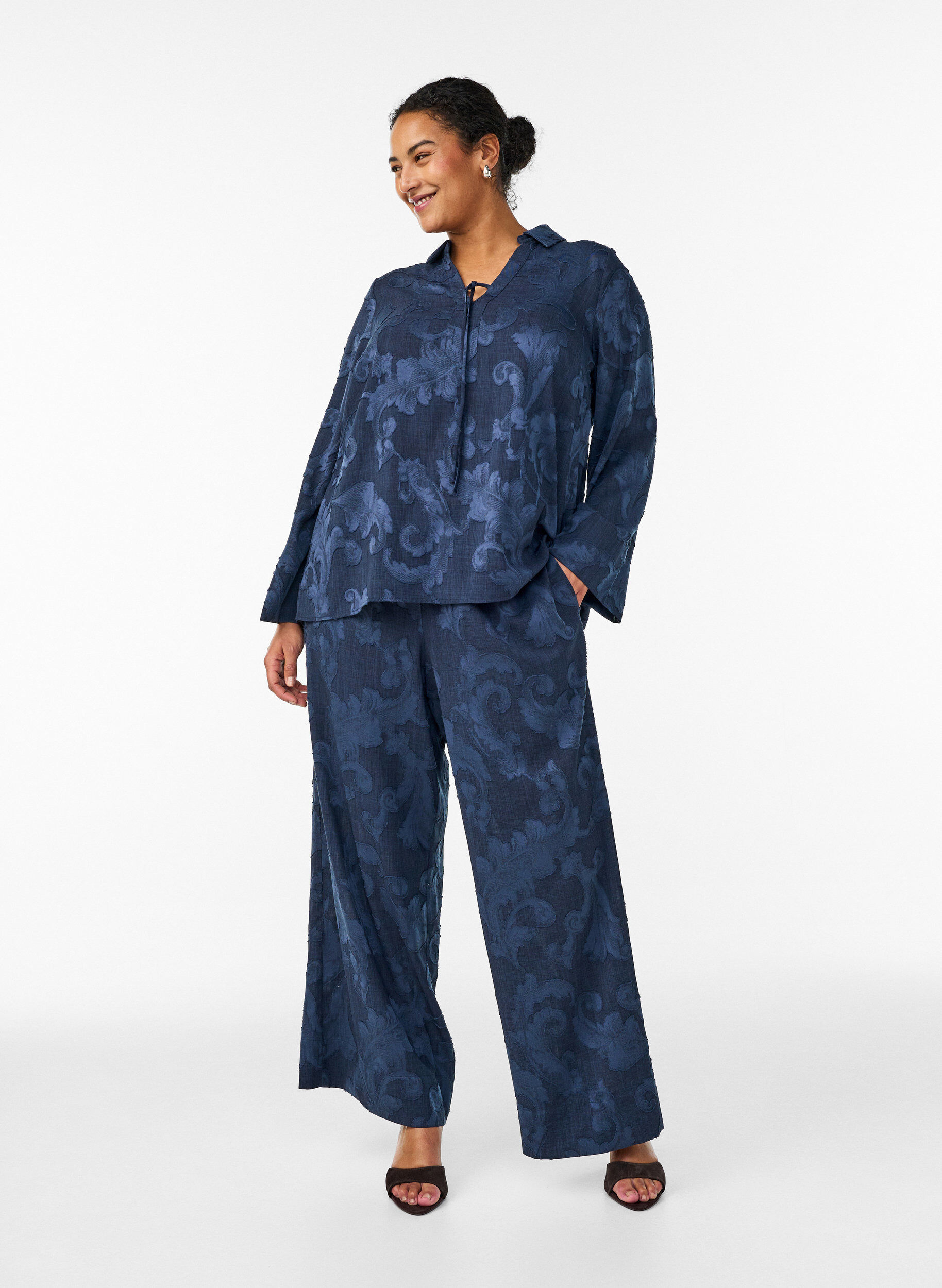 ZizziBlouse met V-hals en geweven textuurpatroon, Blauw, Model image number 1