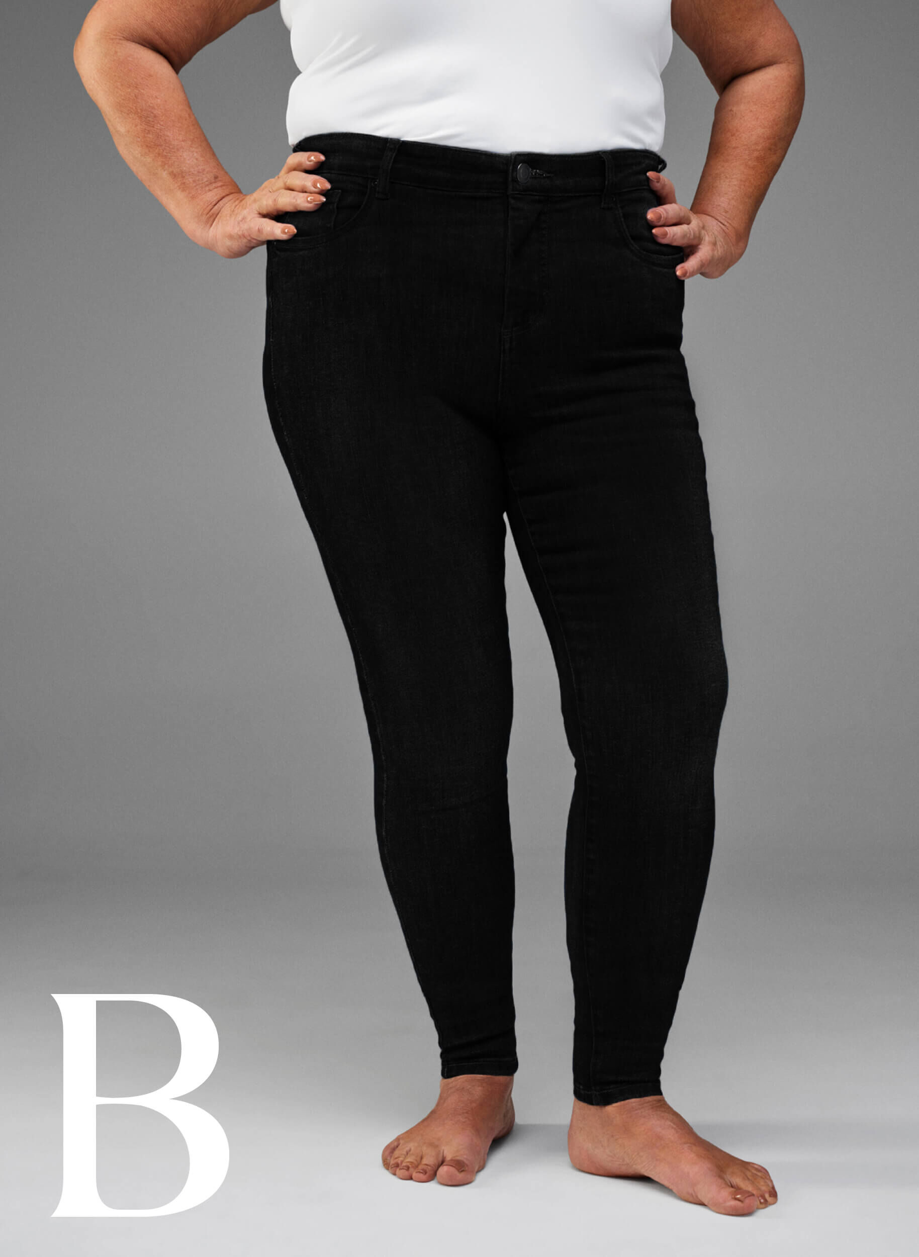 ZizziSuper smalle jeans met hoge taille, Black, Model image number 4