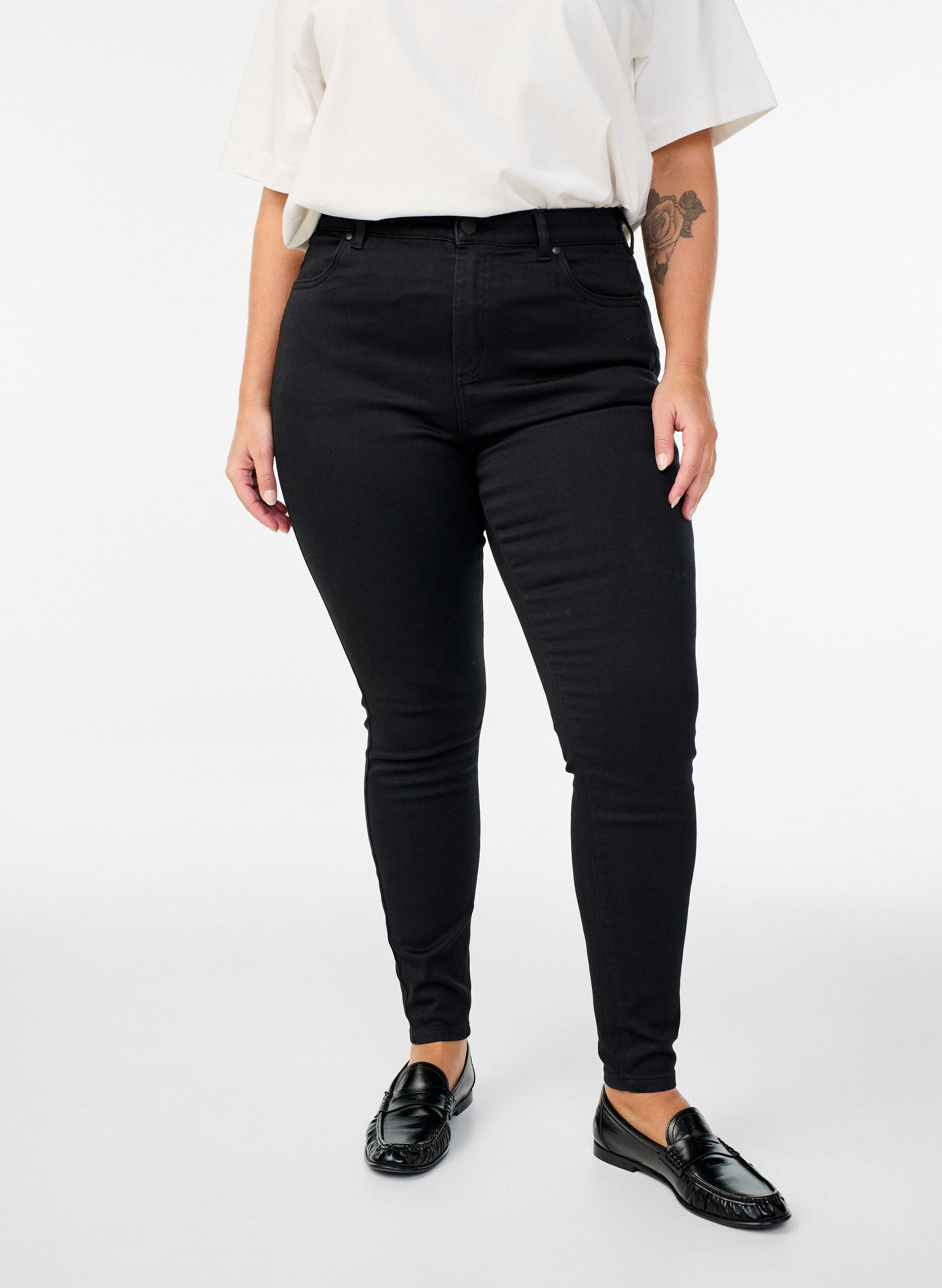 ZizziSuper slim Amy jeans met hoge taille, Zwart, Model image number 2