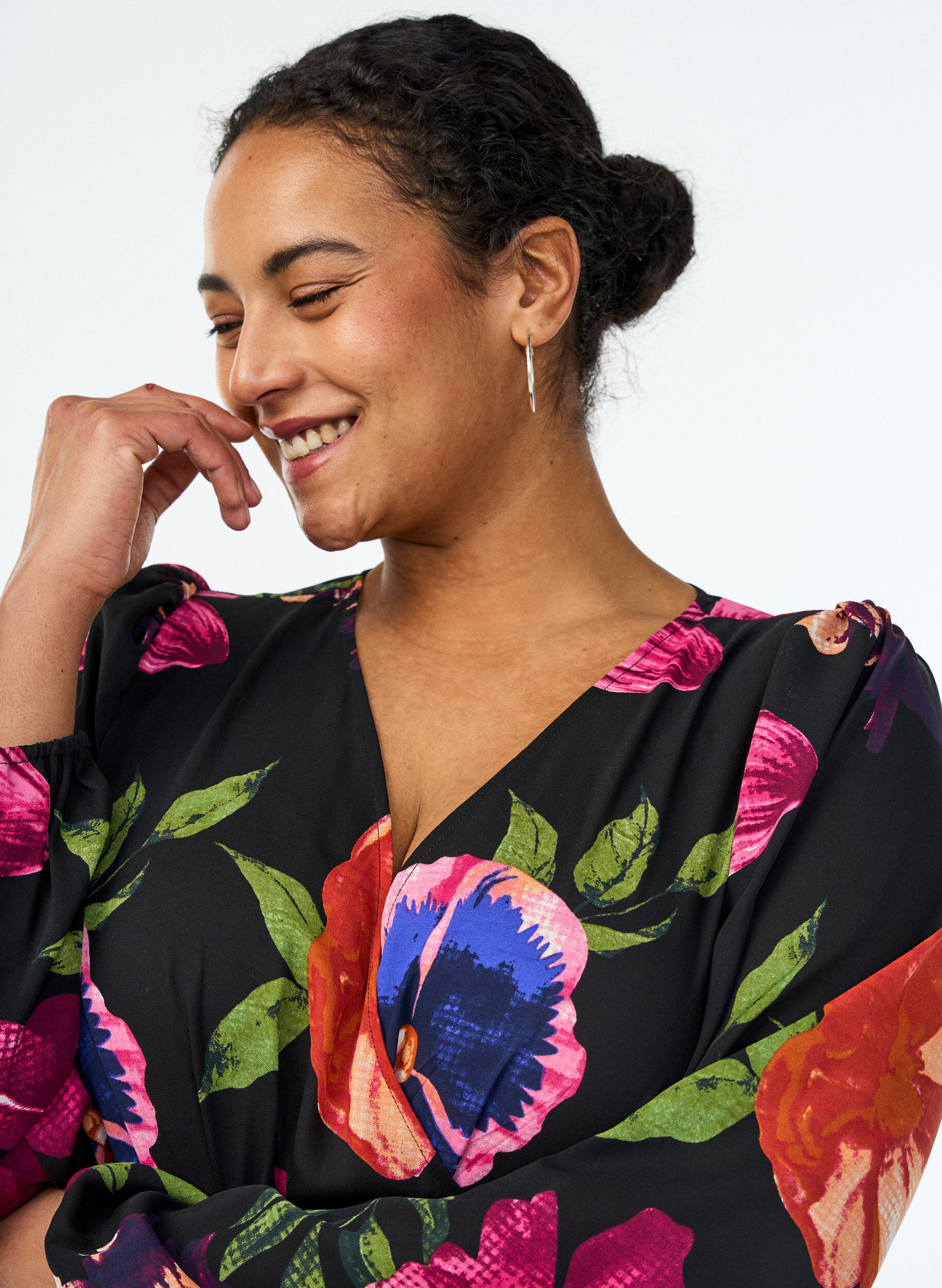 ZizziMaxijurk met overslaghals en lange mouwen, Zwart, Model image number 2