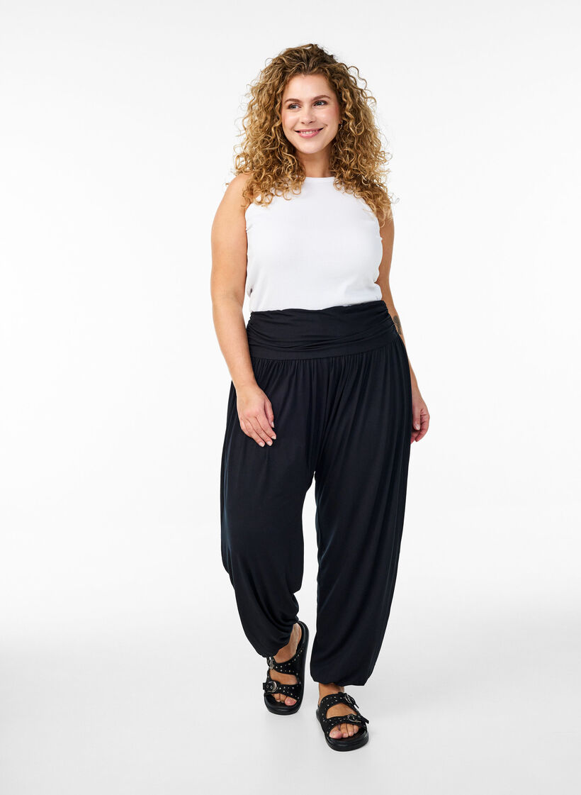Pantalon sarouel ample, Noir, Model image number 0