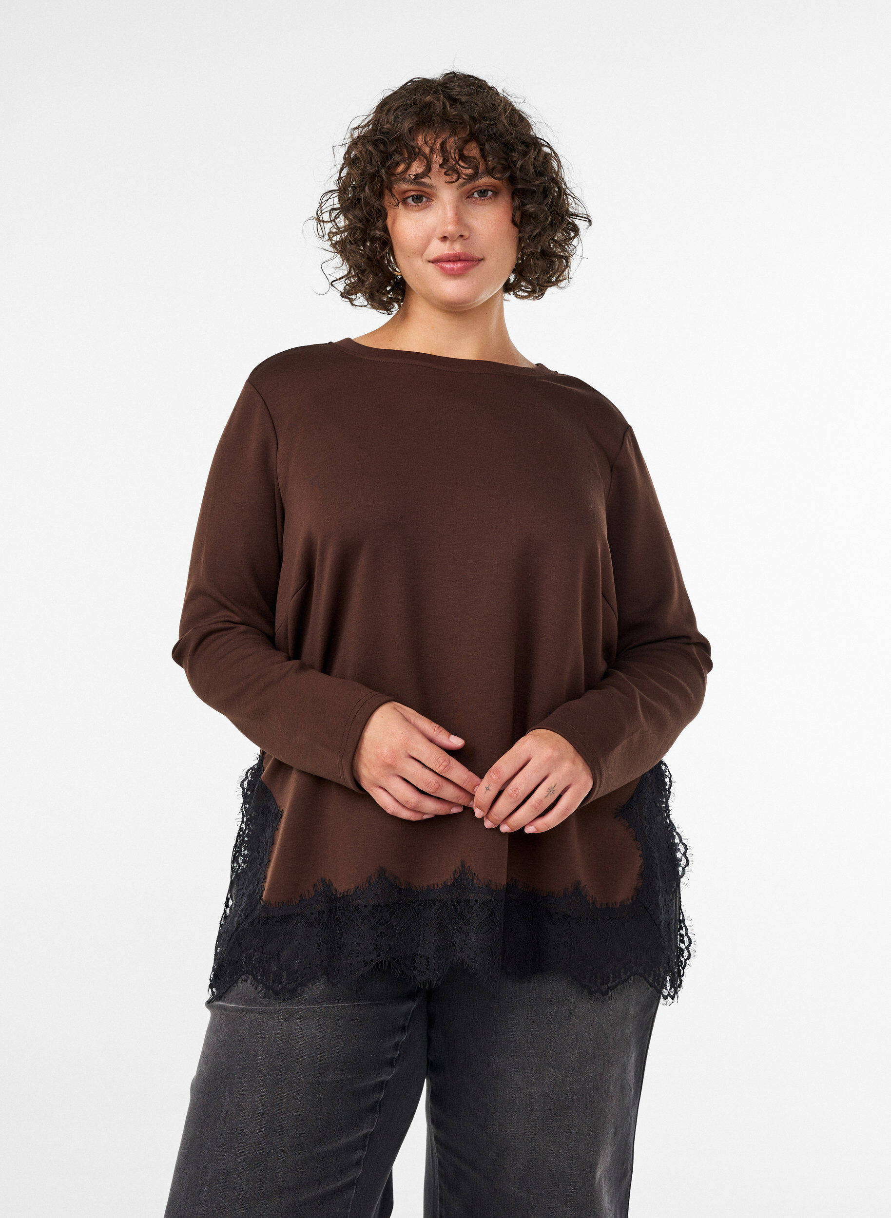 Jersey blouse met kanten rand, Bruin, Model