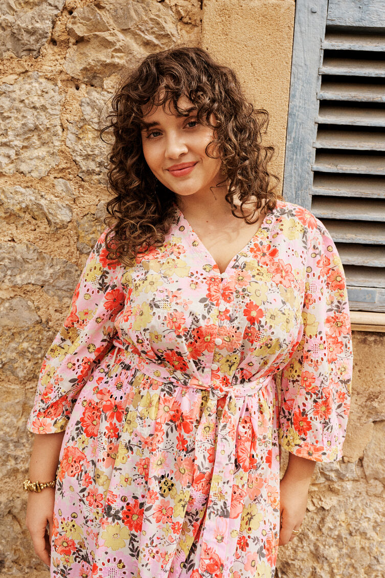 Romantische bloemendroom in pastelkleuren, , Model