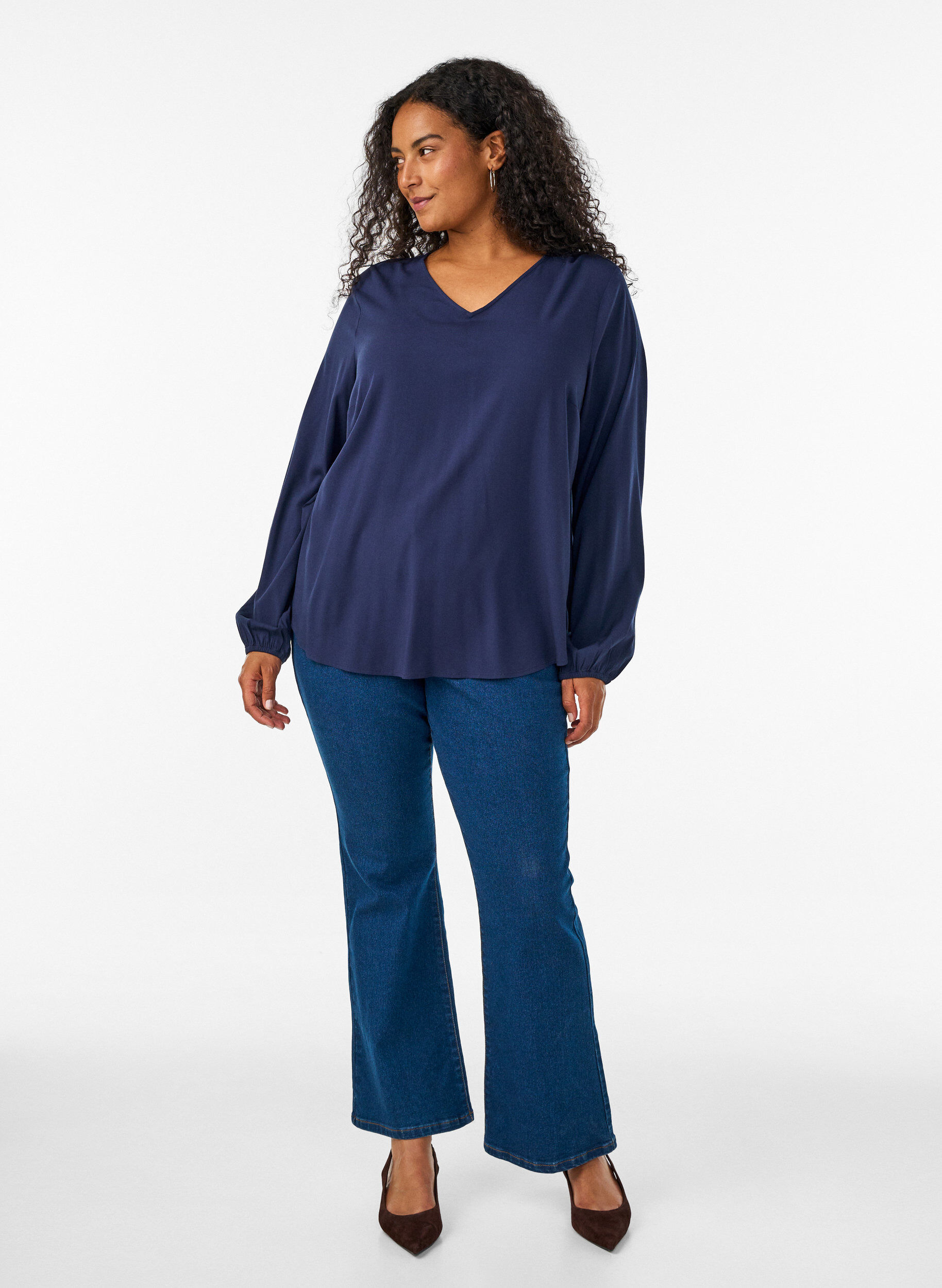 ZizziViscose blouse met V-hals en afgeronde zoom, Blauw, Model image number 1