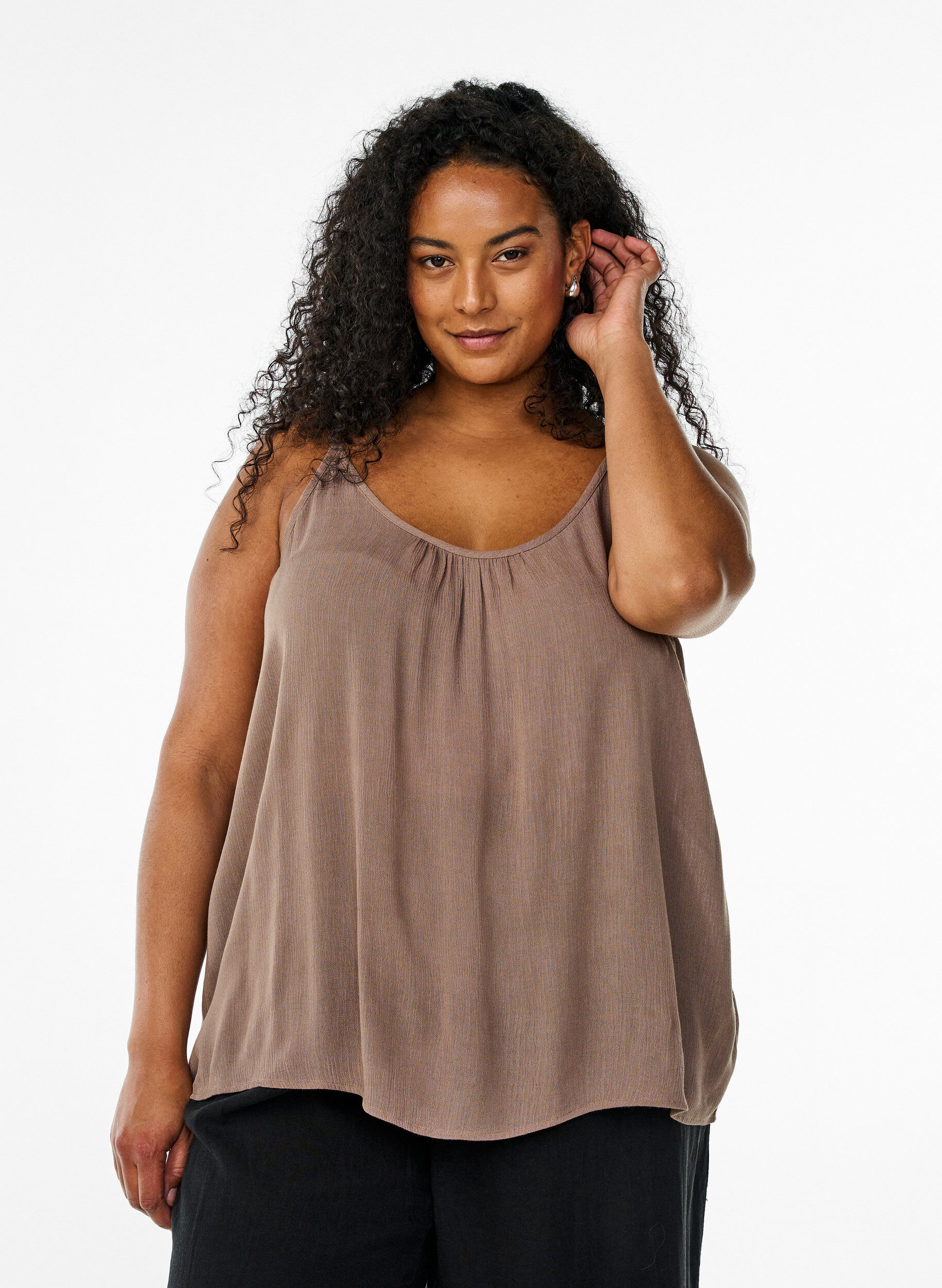 Strap top in viscose, Bruin, Model