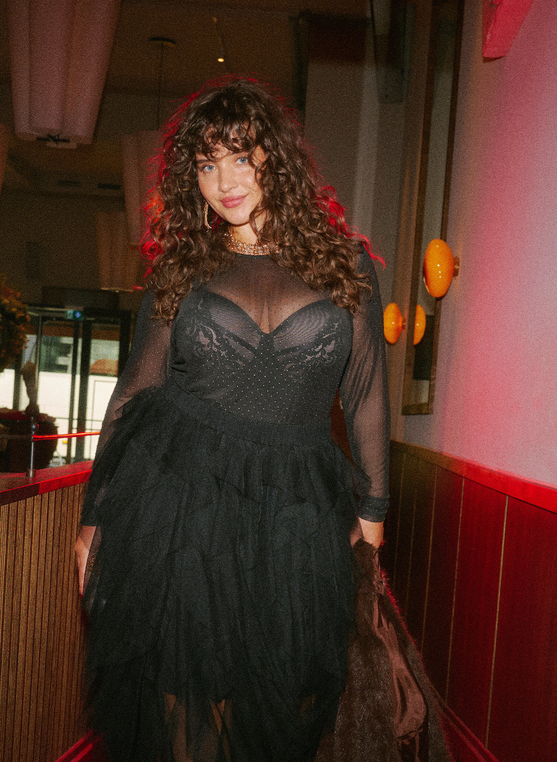 Transparante mesh blouse met strassteentjes