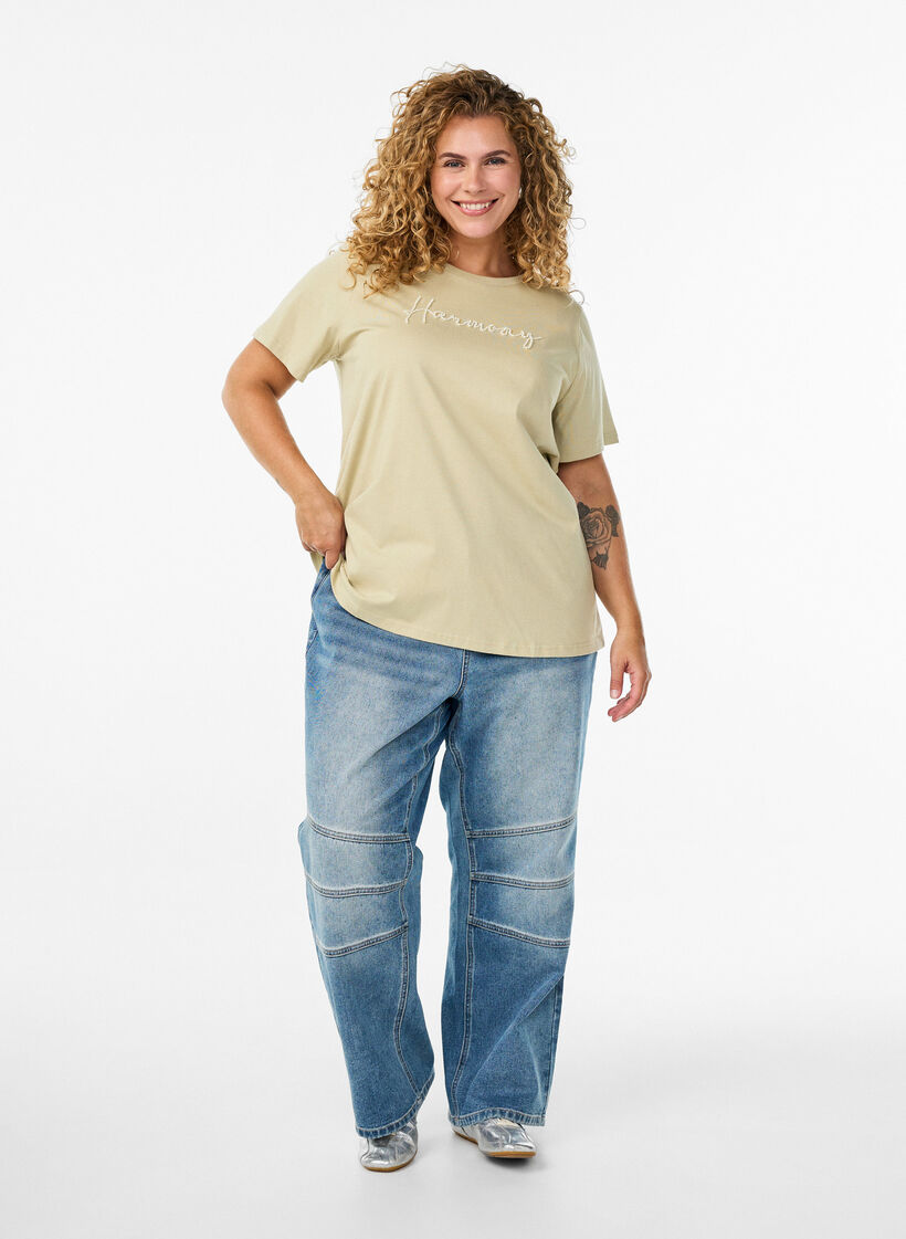 T-shirt in biologisch katoen met pareltekst, Eucalyptus Wh.Pearls, Model