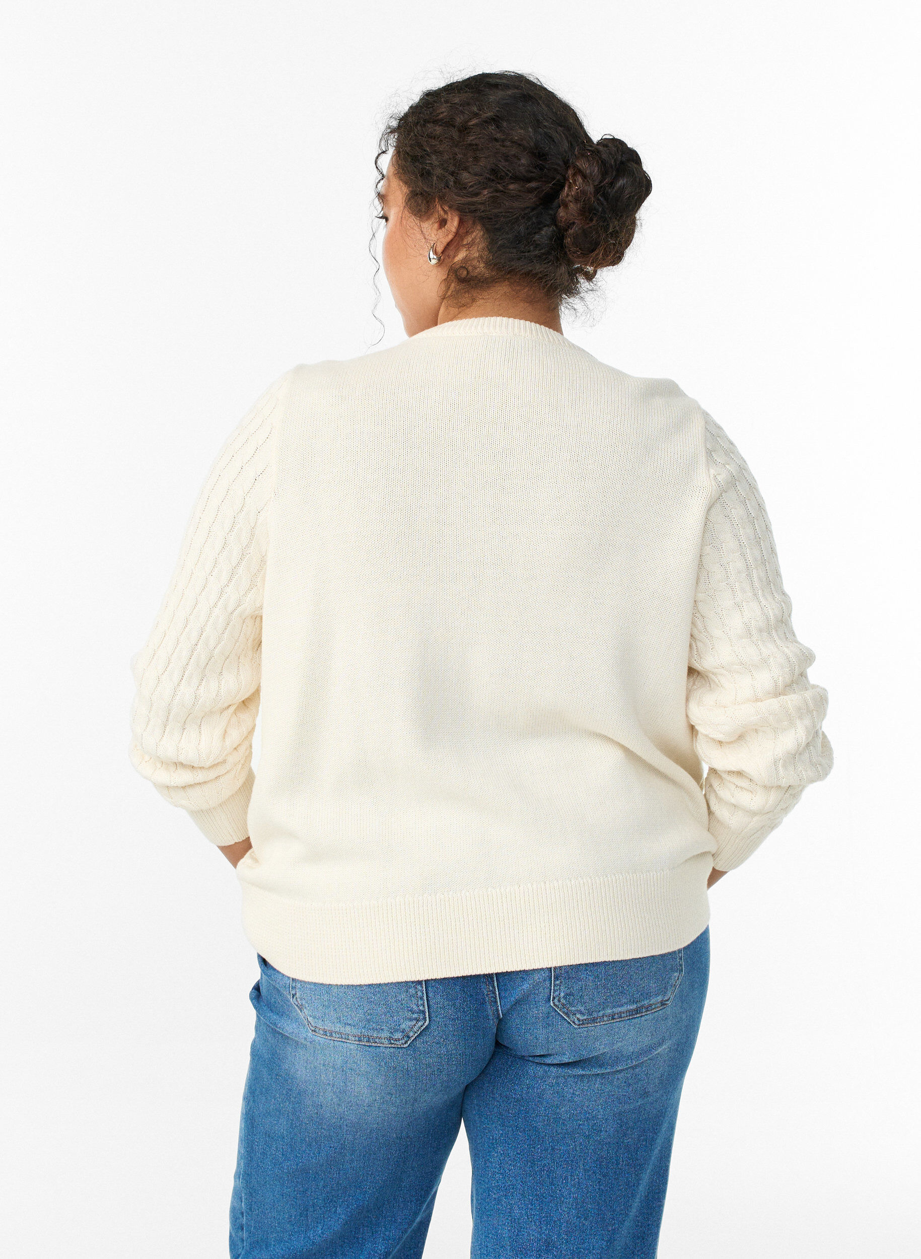 ZizziKabelgebreid vest met gouden knopen, Vanille, Model image number 2