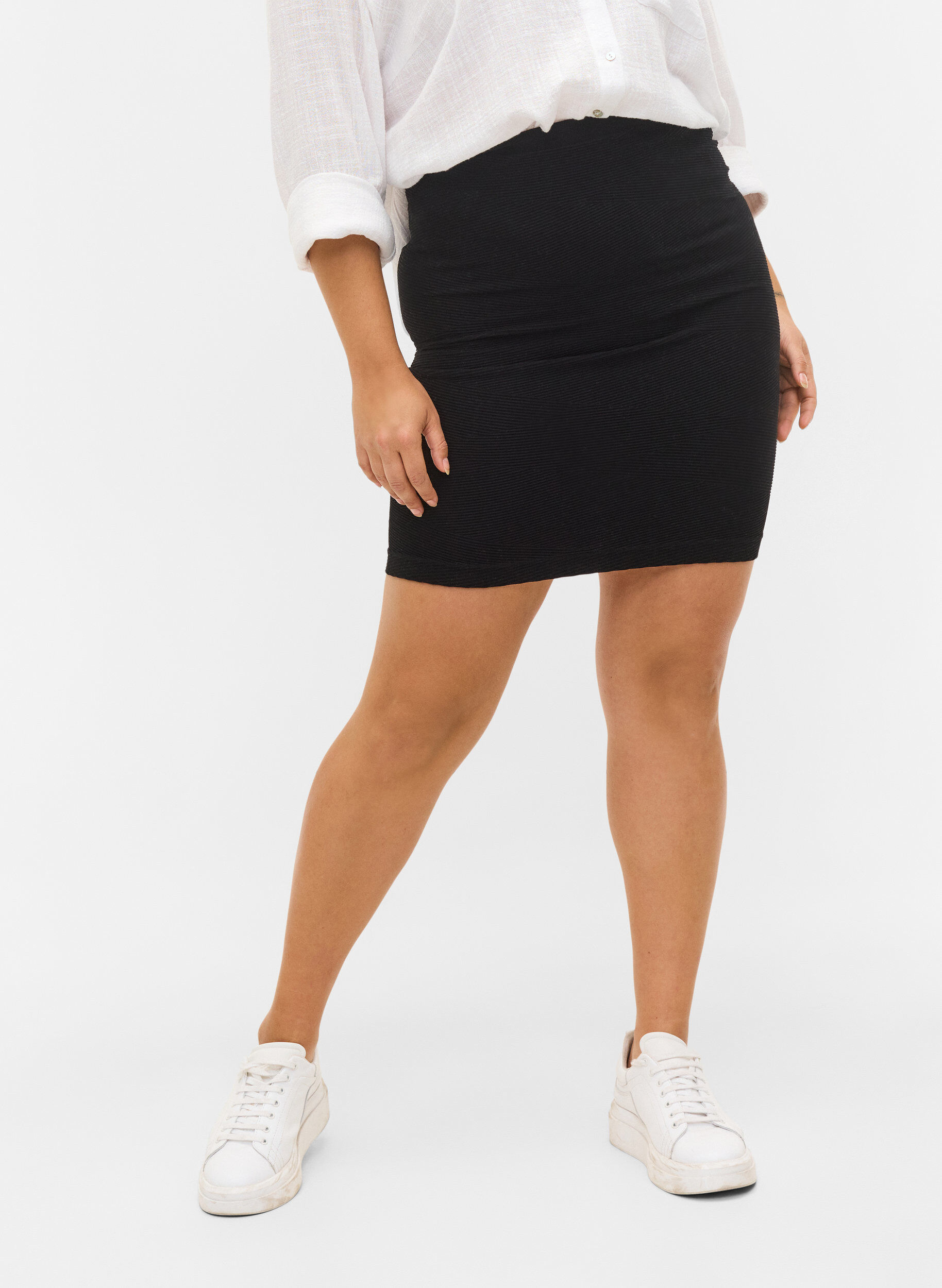 ZizziNauwsluitende naadloze rok, Black, Model image number 3