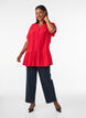 Losse tuniek met gekreukte structuur en rucherand, Rood, Model image number 1