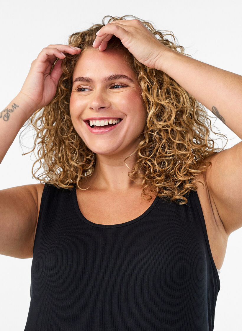 Mouwloze ribjurk van viscose, Zwart, Model image number 2