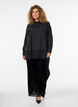 Losse blouse met een brede kanten rand, Zwart, Model image number 1