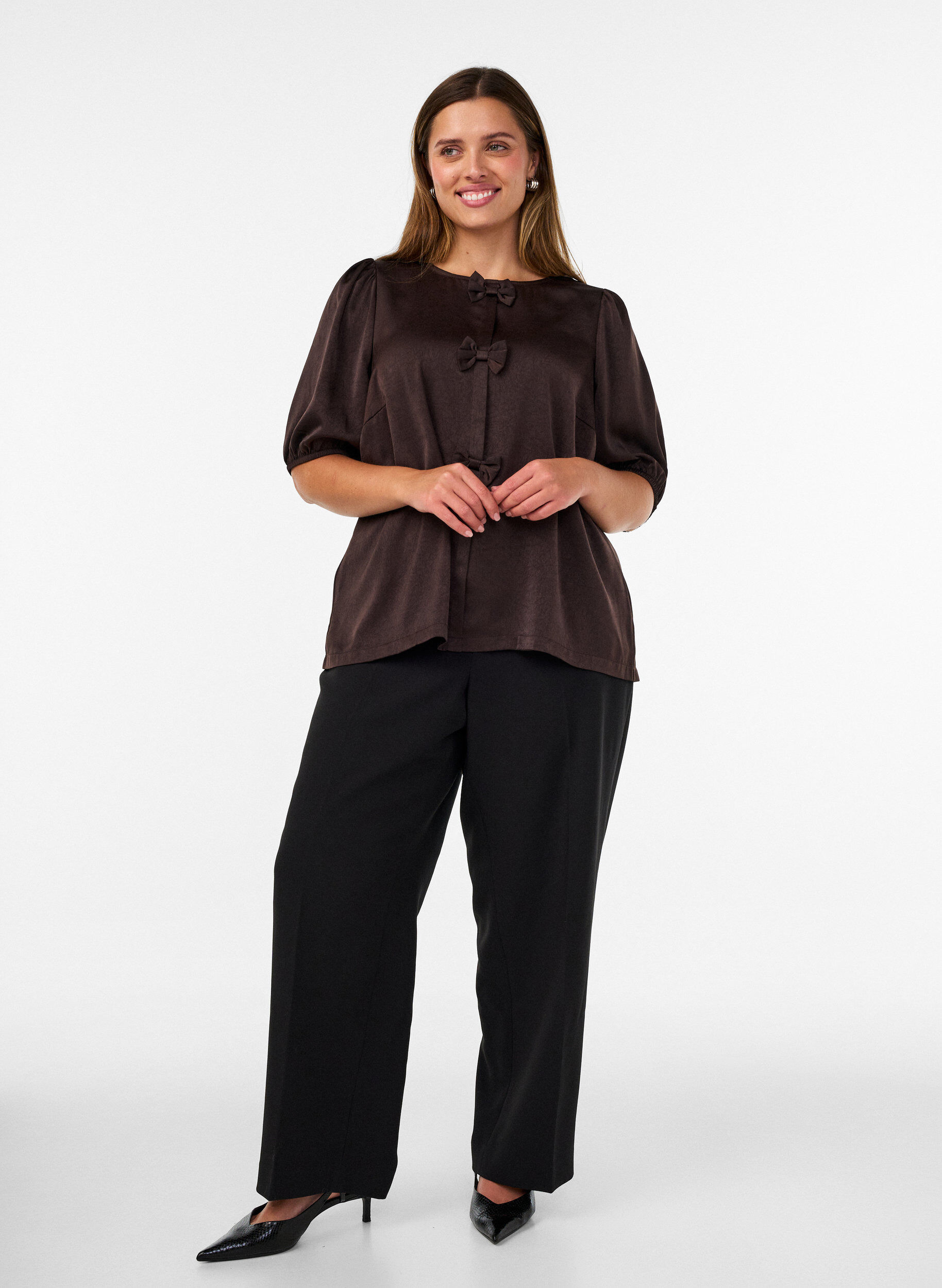 ZizziSatijnen blouse met strikjes en ellebooglange mouwen, Bruin, Model image number 1