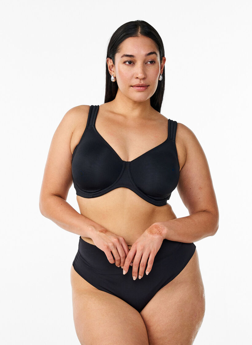 Comfort beha met beugel en voorgevormde cups, Zwart, Model image number 1
