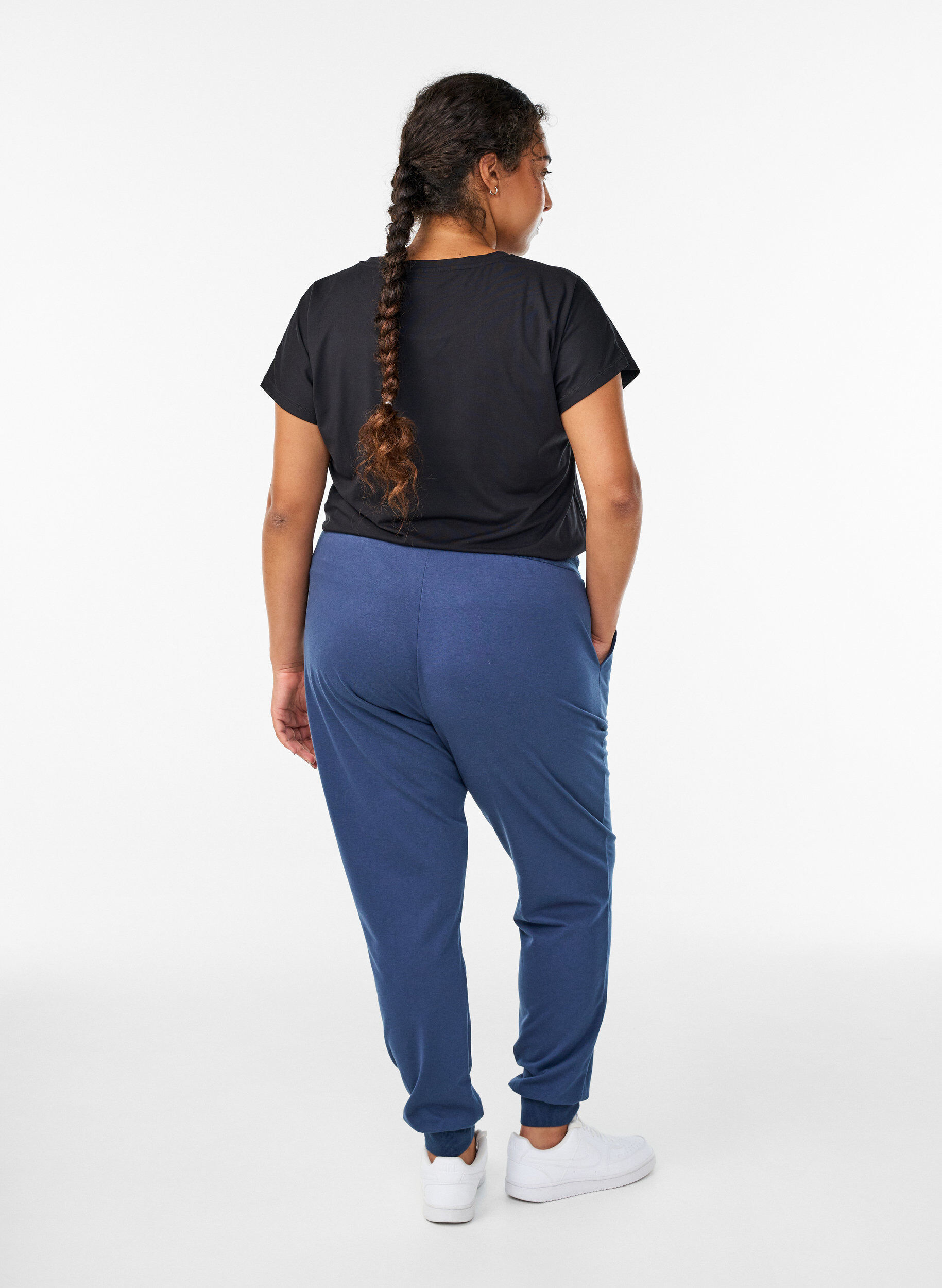 ZizziLosse trainingsbroek met zakken, Blauw, Model image number 1