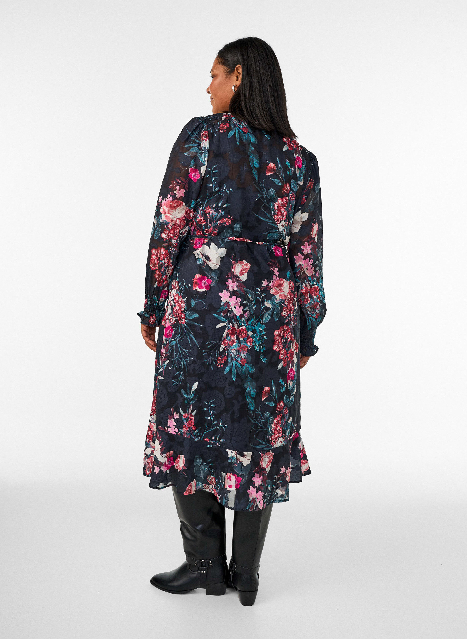 ZizziBloemen midi-jurk met geweven textuur en strikceintuur, Zwart, Model image number 1