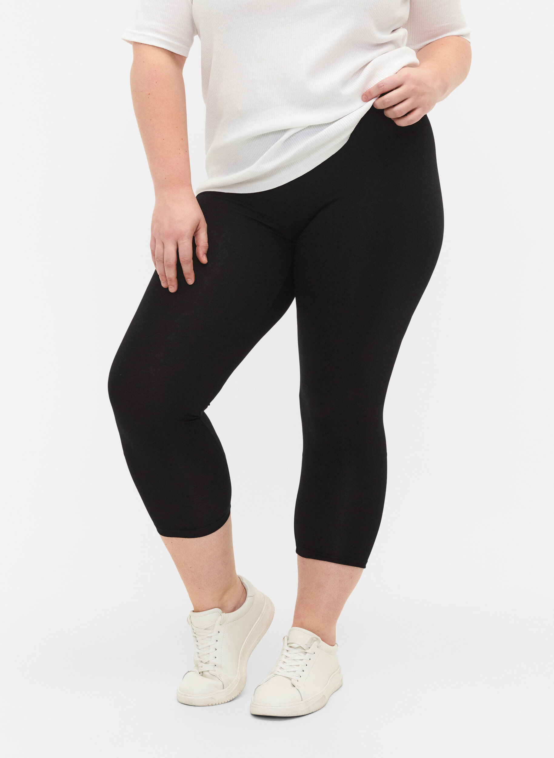 Basic 3/4 legging in viscose, Zwart, Model