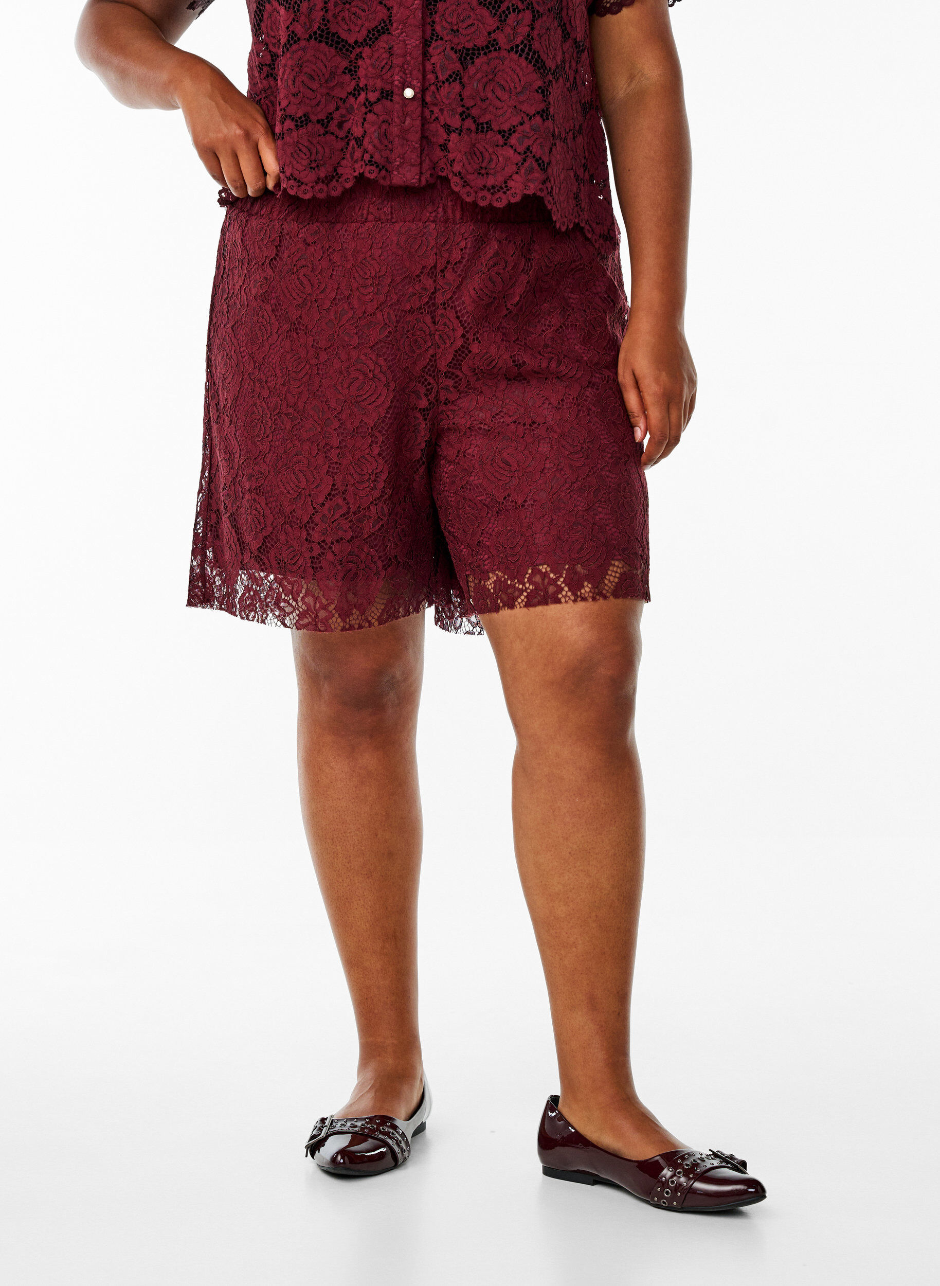 ZizziLuchtige kanten shorts, Donker Bordeaux, Model image number 3