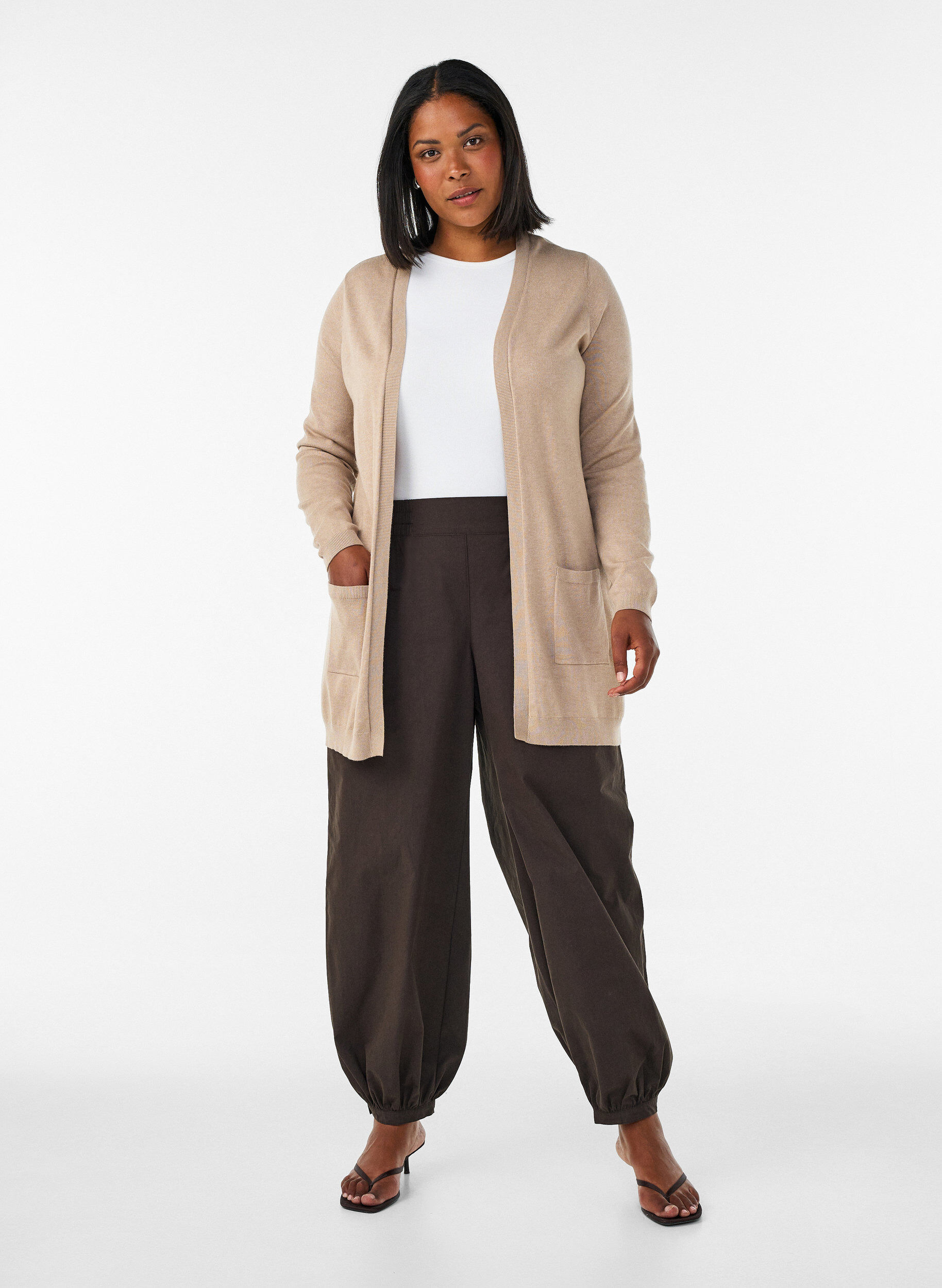 ZizziLang gebreid vest in viscosemix, Beige, Model image number 1