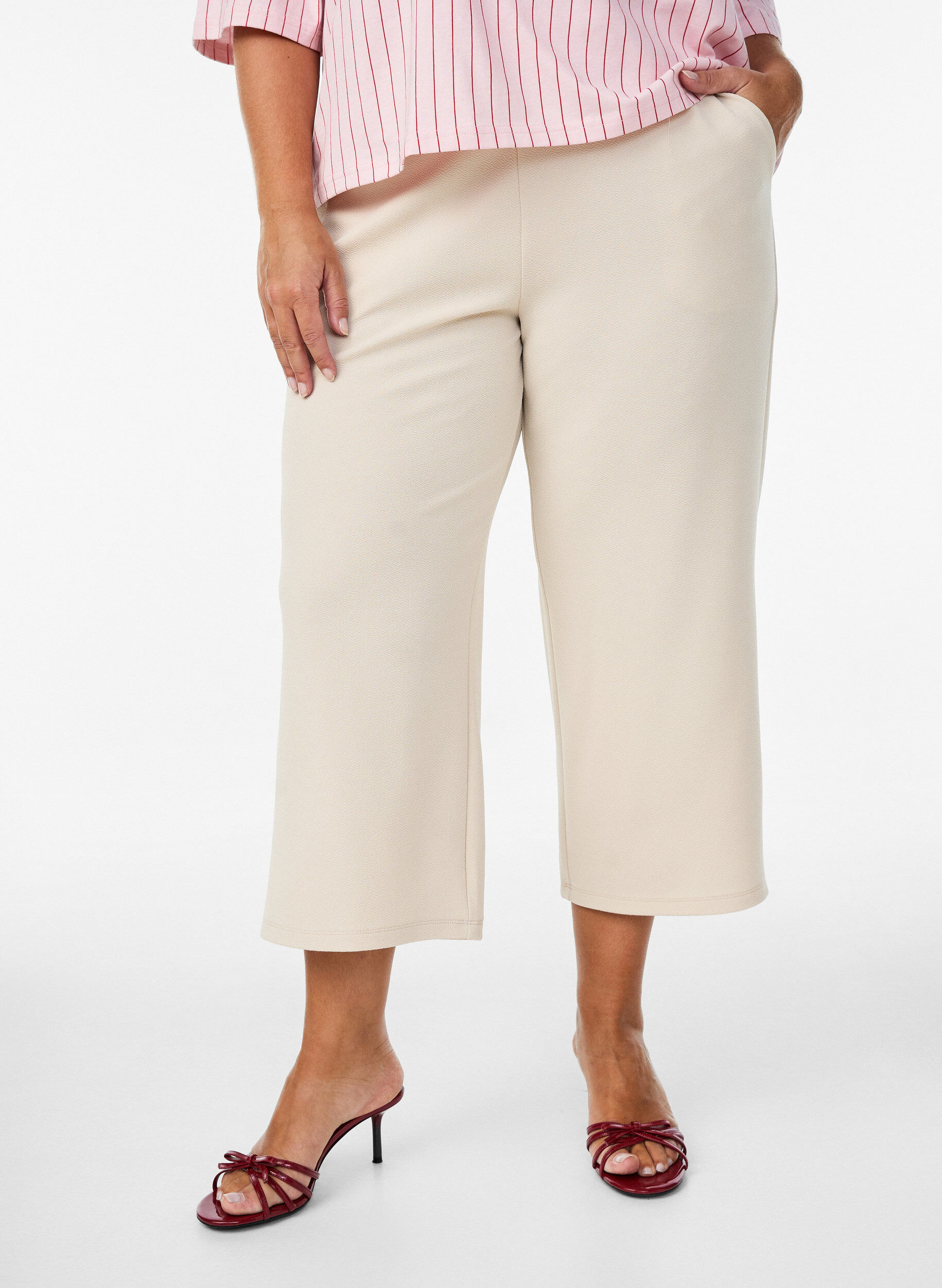 Zizzi Pantalon ample avec longueur 7/8, Beige, Model image number 2