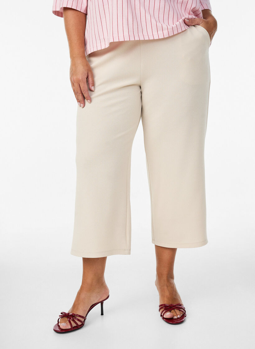 Pantalon ample avec longueur 7/8, Beige, Model image number 2