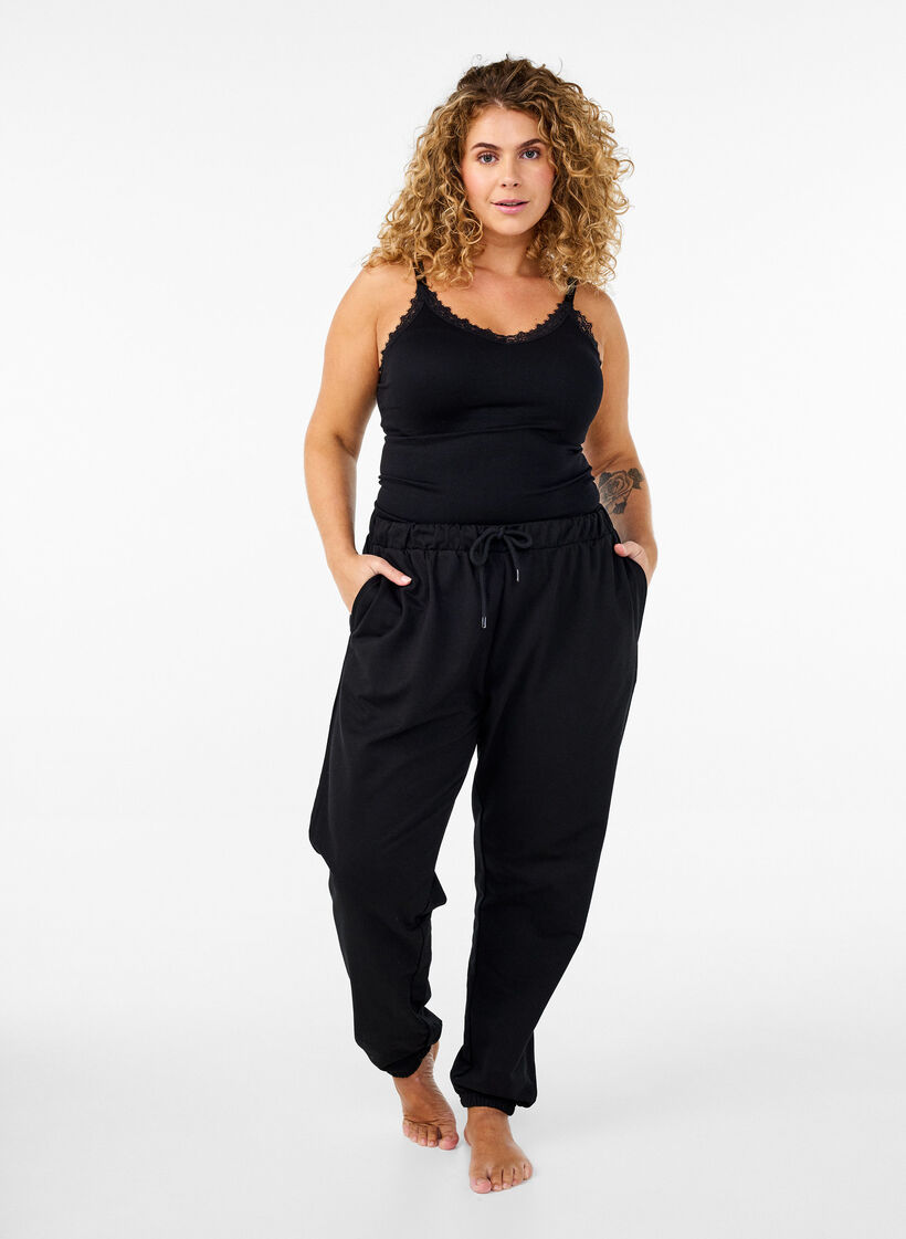 Naadloze top met kanten rand, Black, Model image number 2