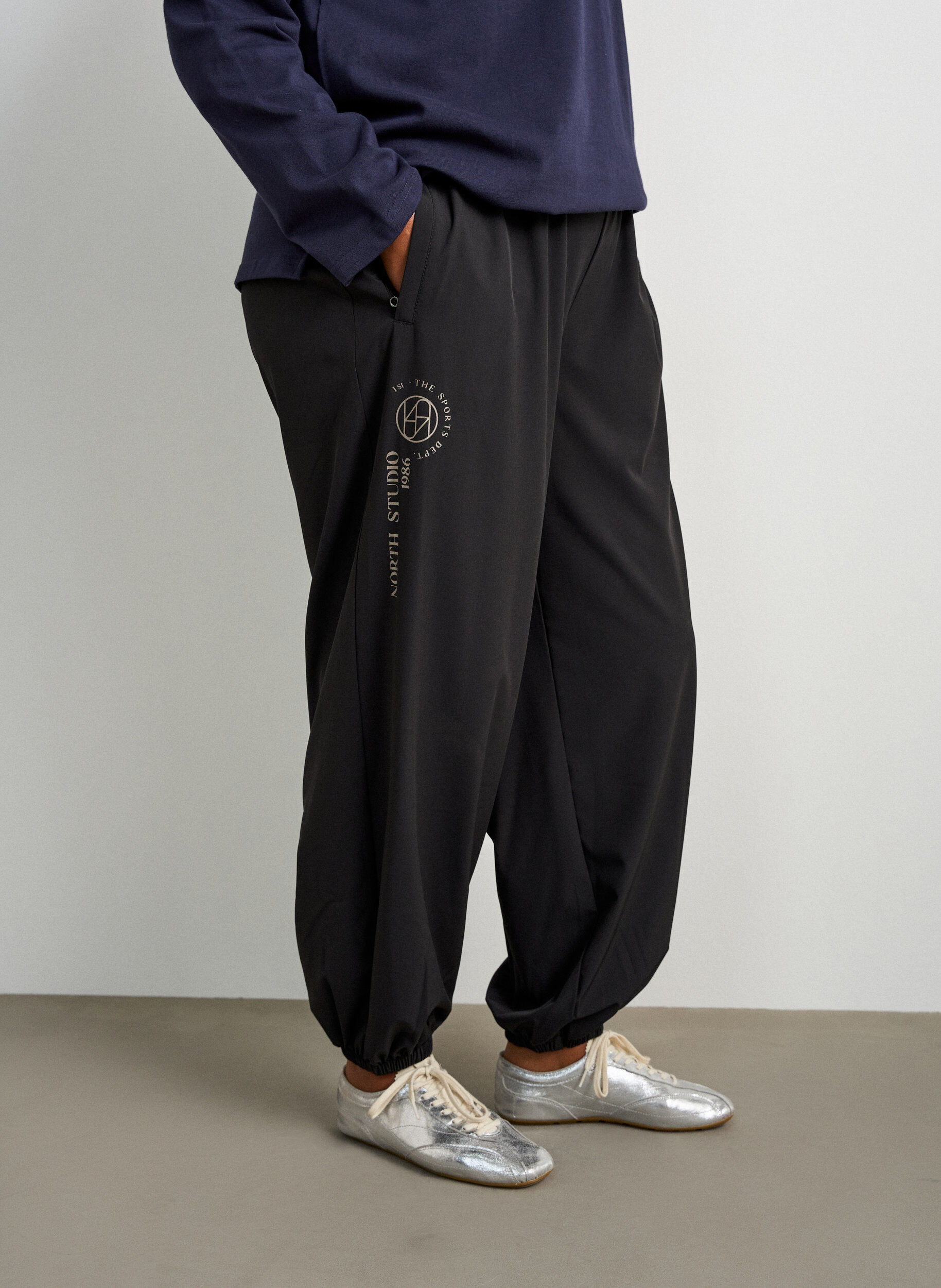 ZizziTrainingsbroek met ballonpijpen, Zwart, Model image number 2
