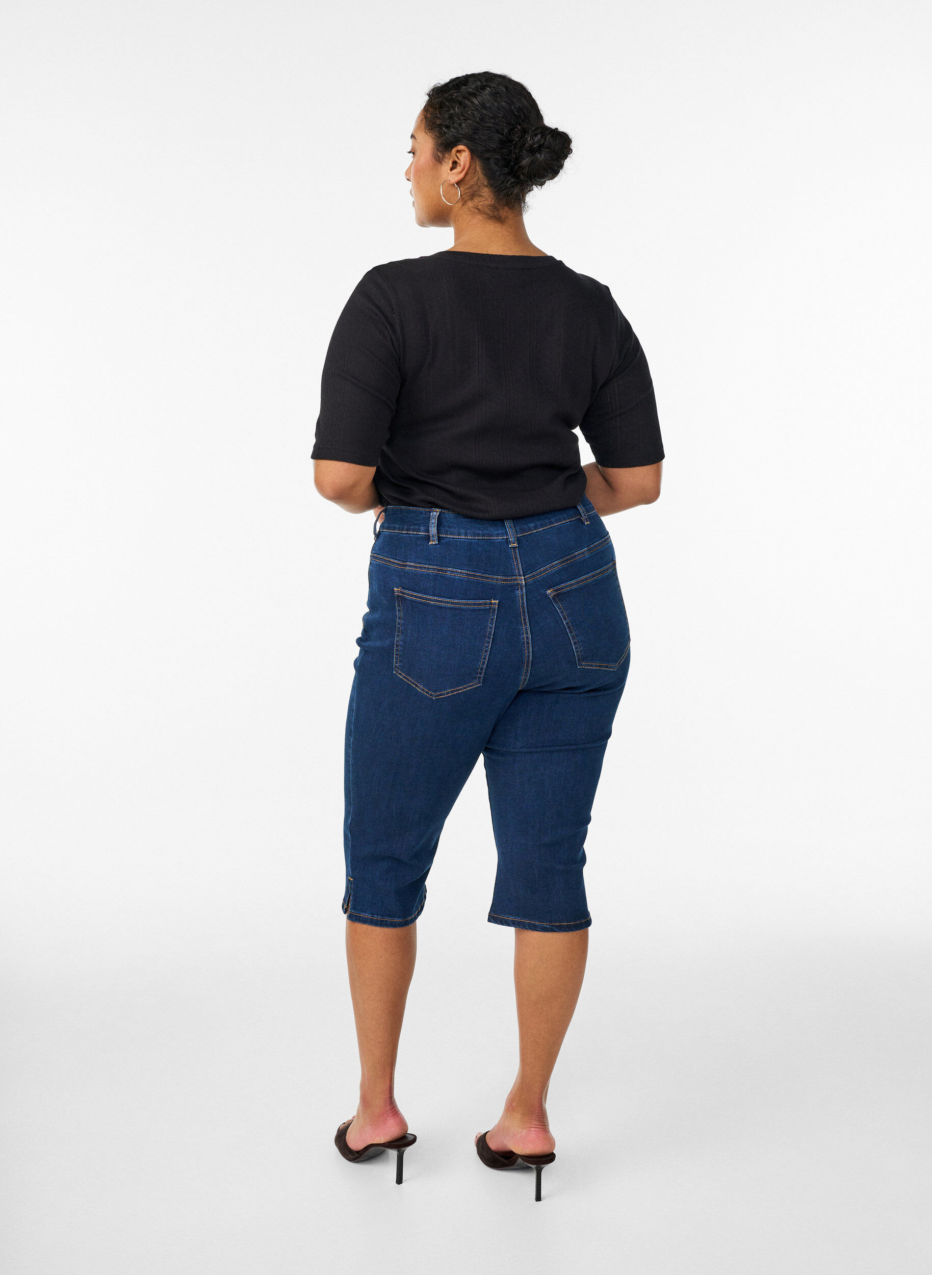 ZizziHigh-waist strakke pasvorm capri's in stretch denim, Blauw, Model image number 1