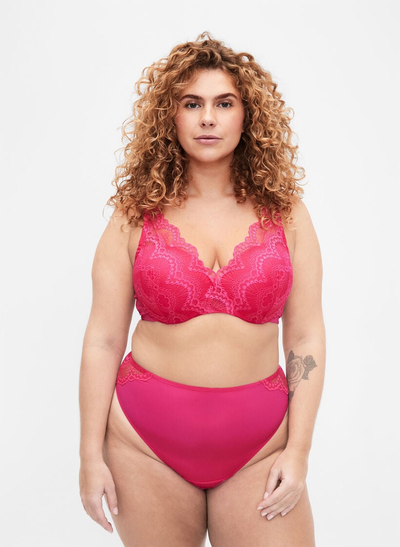 Braziliaans slipje van kant met normale taille, Roze, Model image number 0