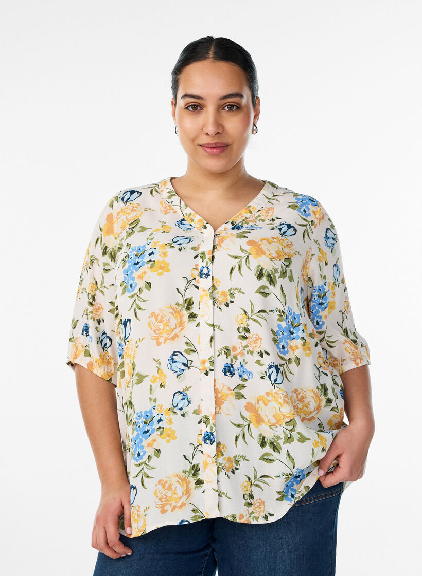Blouse imprim&eacute;e en viscose avec fermeture boutonn&eacute;e, Vanille, Model image number 0