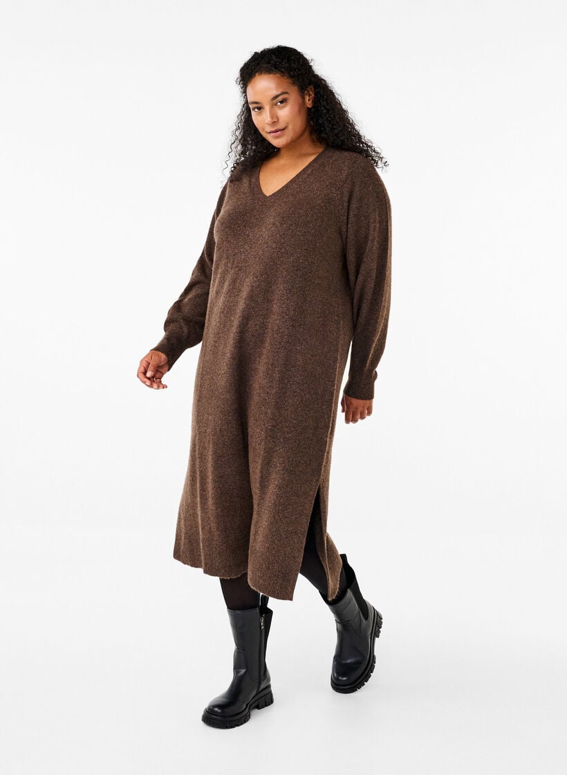 Gebreide jurk met lange mouwen en V-hals, Bruin Gebreide jurk met lange mouwen en V-hals, Bruin, Model