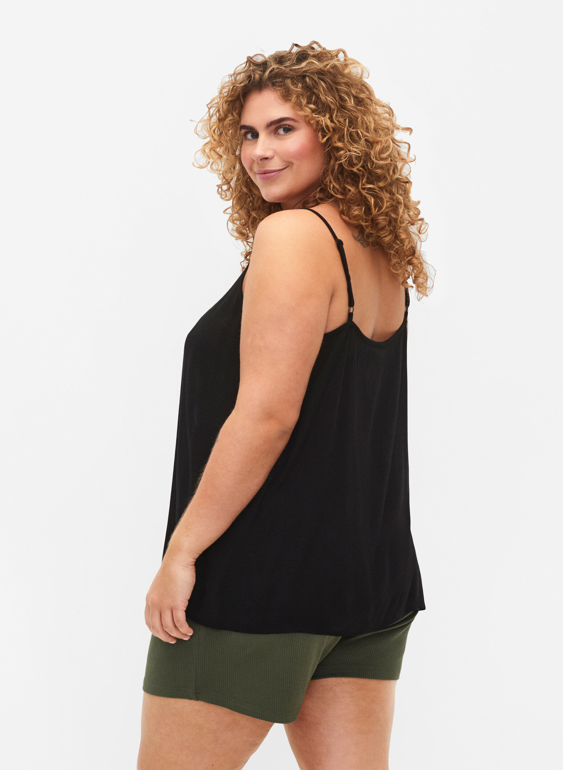 ZizziStrap top in viscose, Zwart, Model image number 2