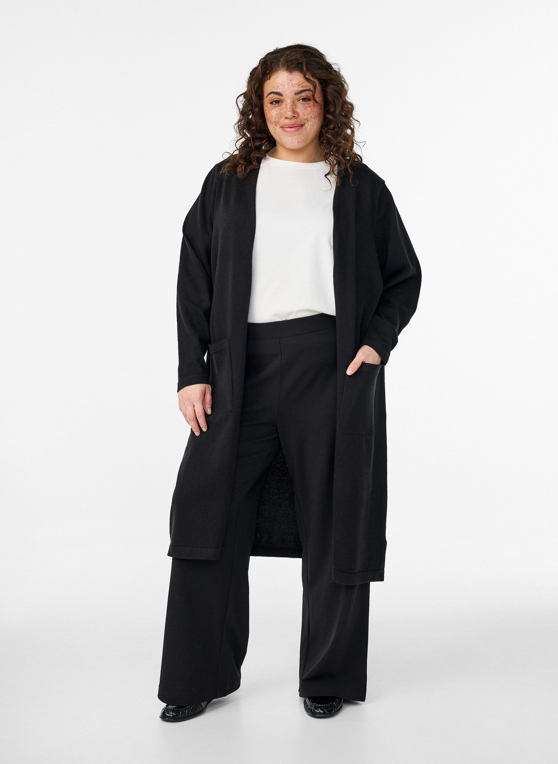 Lang, open vest met zakken, Zwart, Model