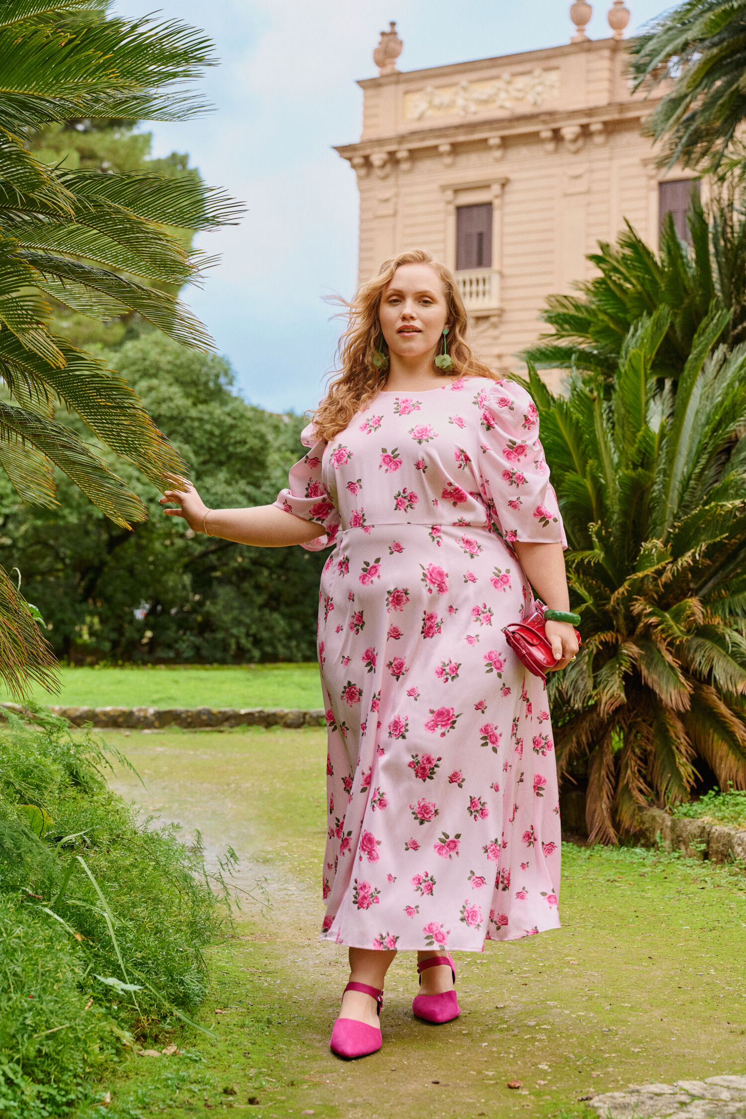 Bloemen wikkeljurk, , Model