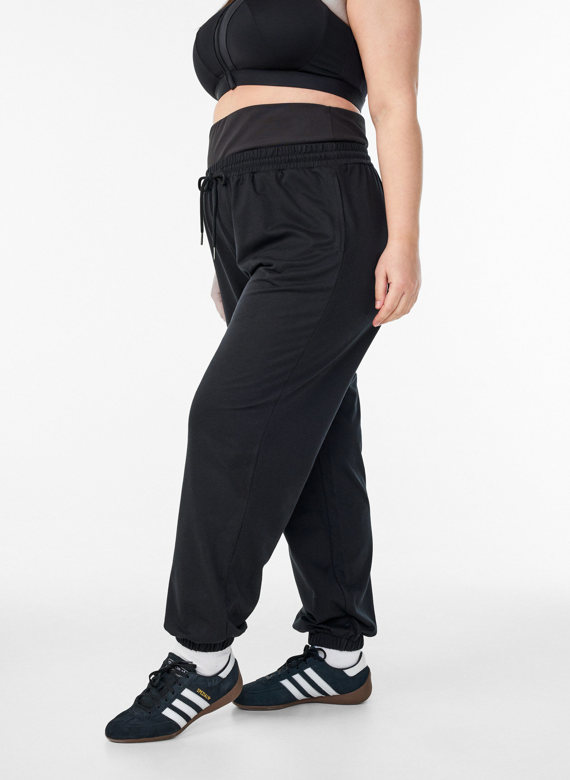 Joggingbroek met een brede tailleband, Zwart, Model