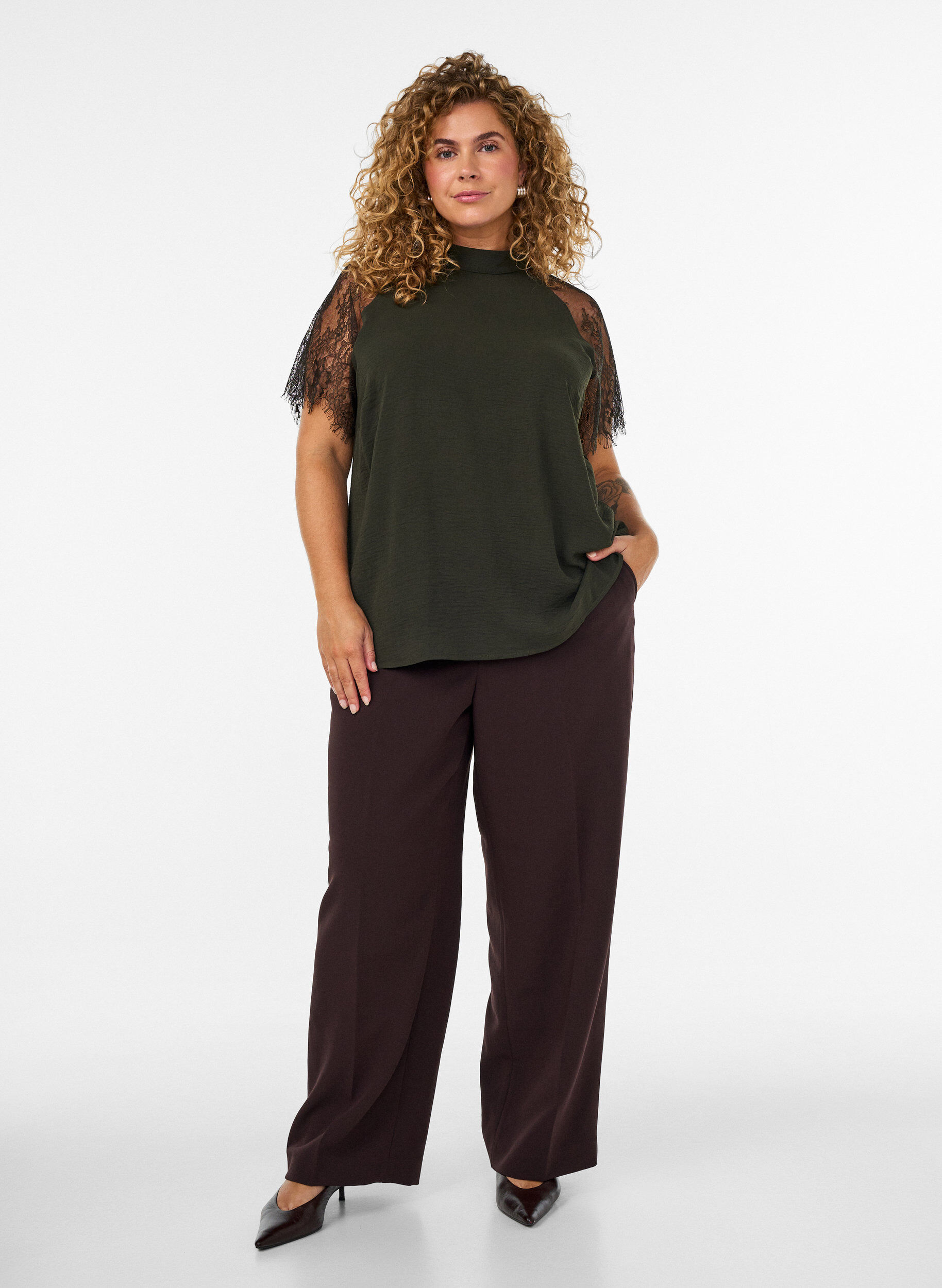 ZizziBlouse met korte kanten mouwen en hoge hals, Groen, Model image number 1