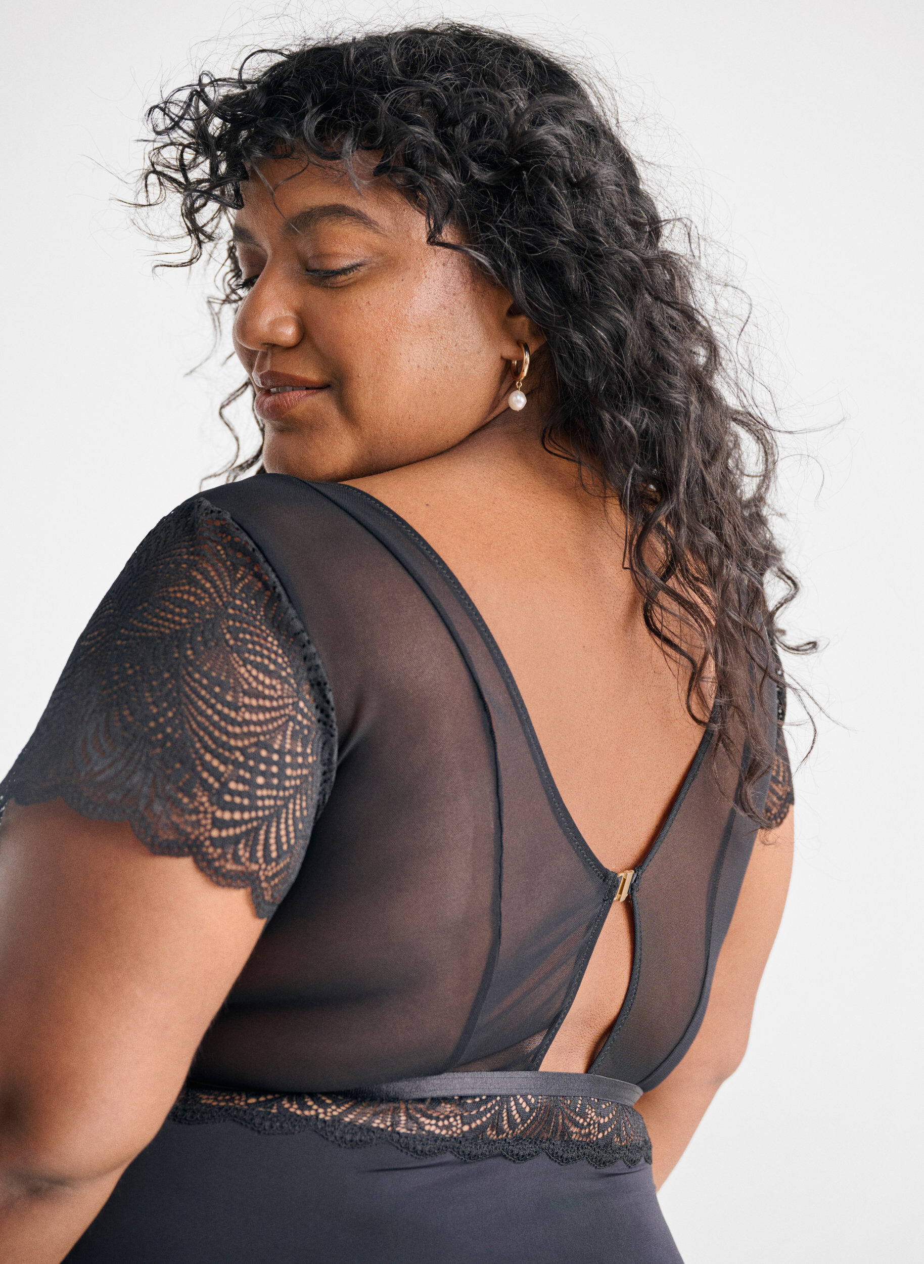 ZizziBodystocking met kanten en korte mouwen, Zwart, Image image number 0