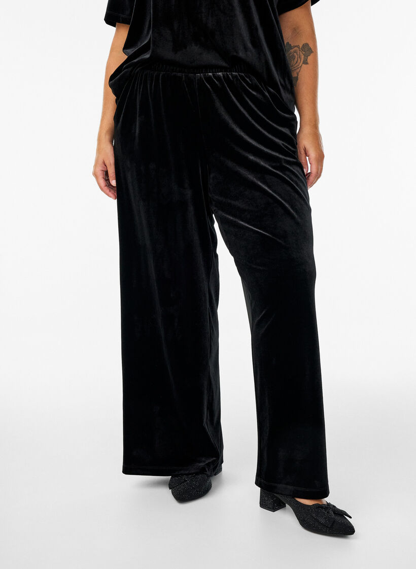Veloursbroek met een high waist en wijde pijpen, Zwart, Model