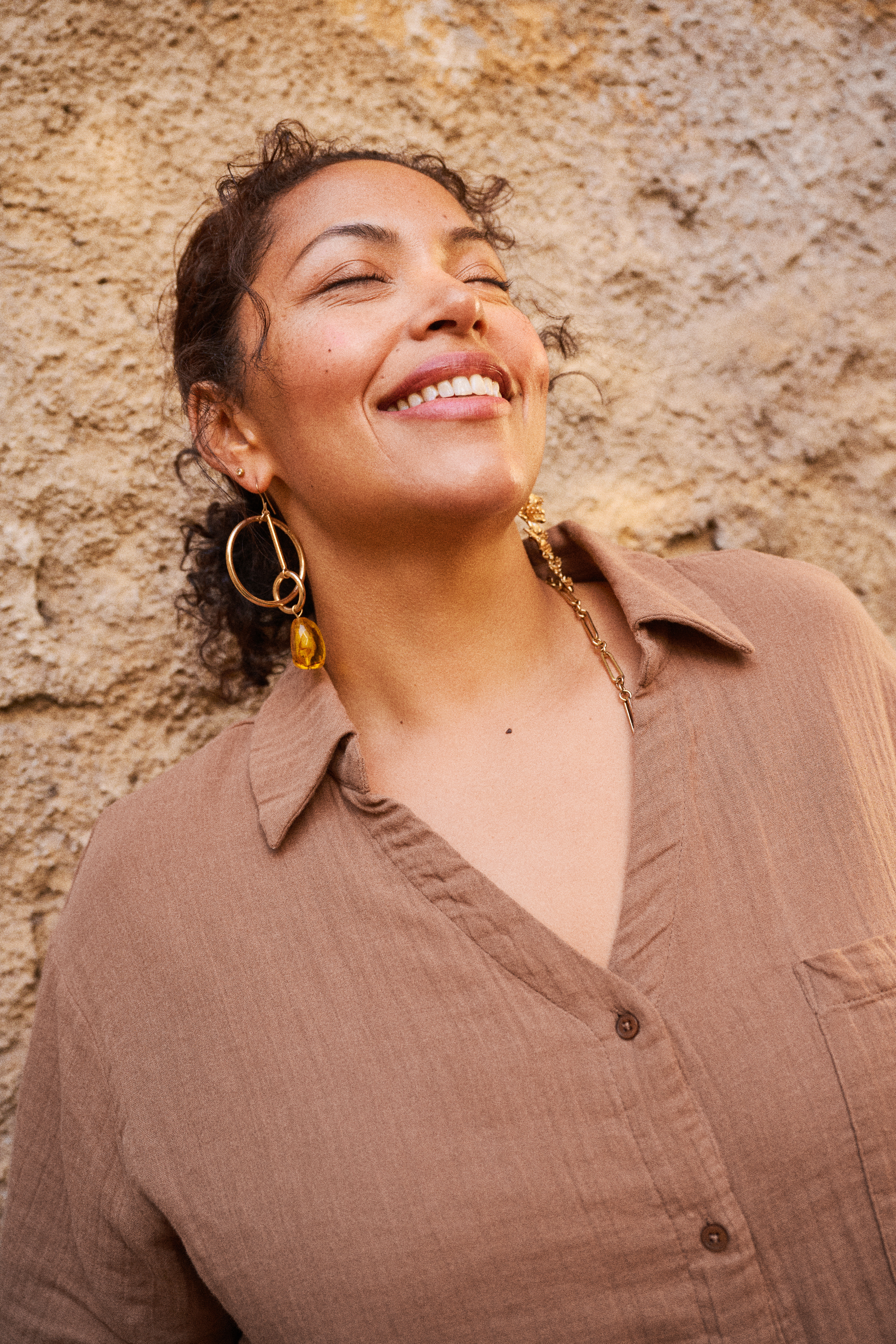 ZizziBruine set in katoenen mousseline, , Model