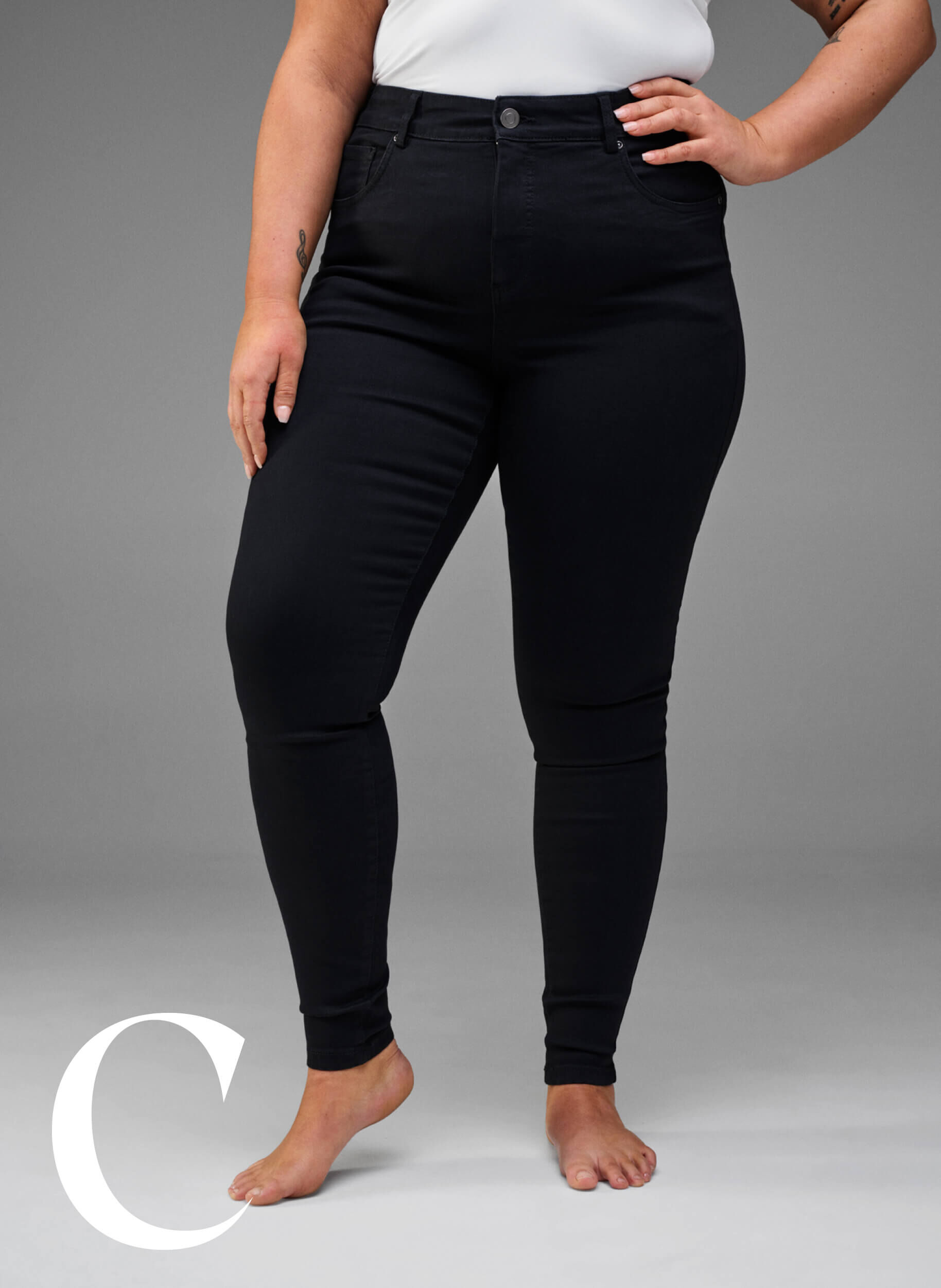 ZizziSuper smalle jeans met hoge taille, Black, Model image number 6